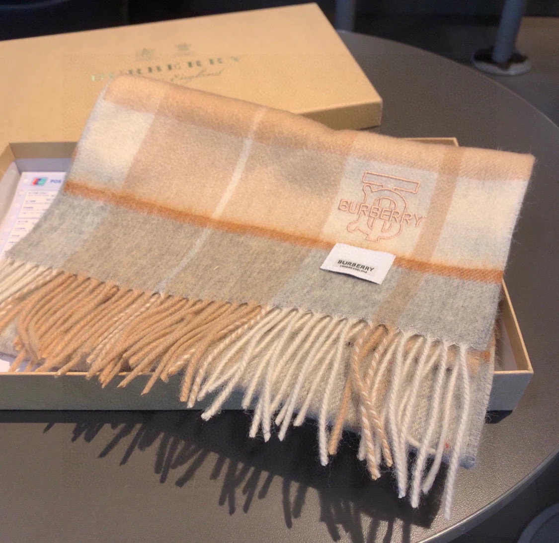 Шарф Burberry в клетку - Размер 30 - 168 см - 100% кашемир - Абрикосовый цвет