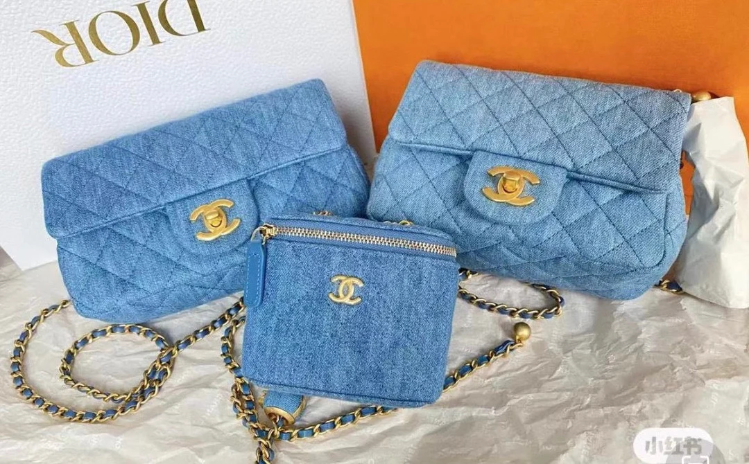 Chanel Denim Gold Ball - Изображение из коллекции