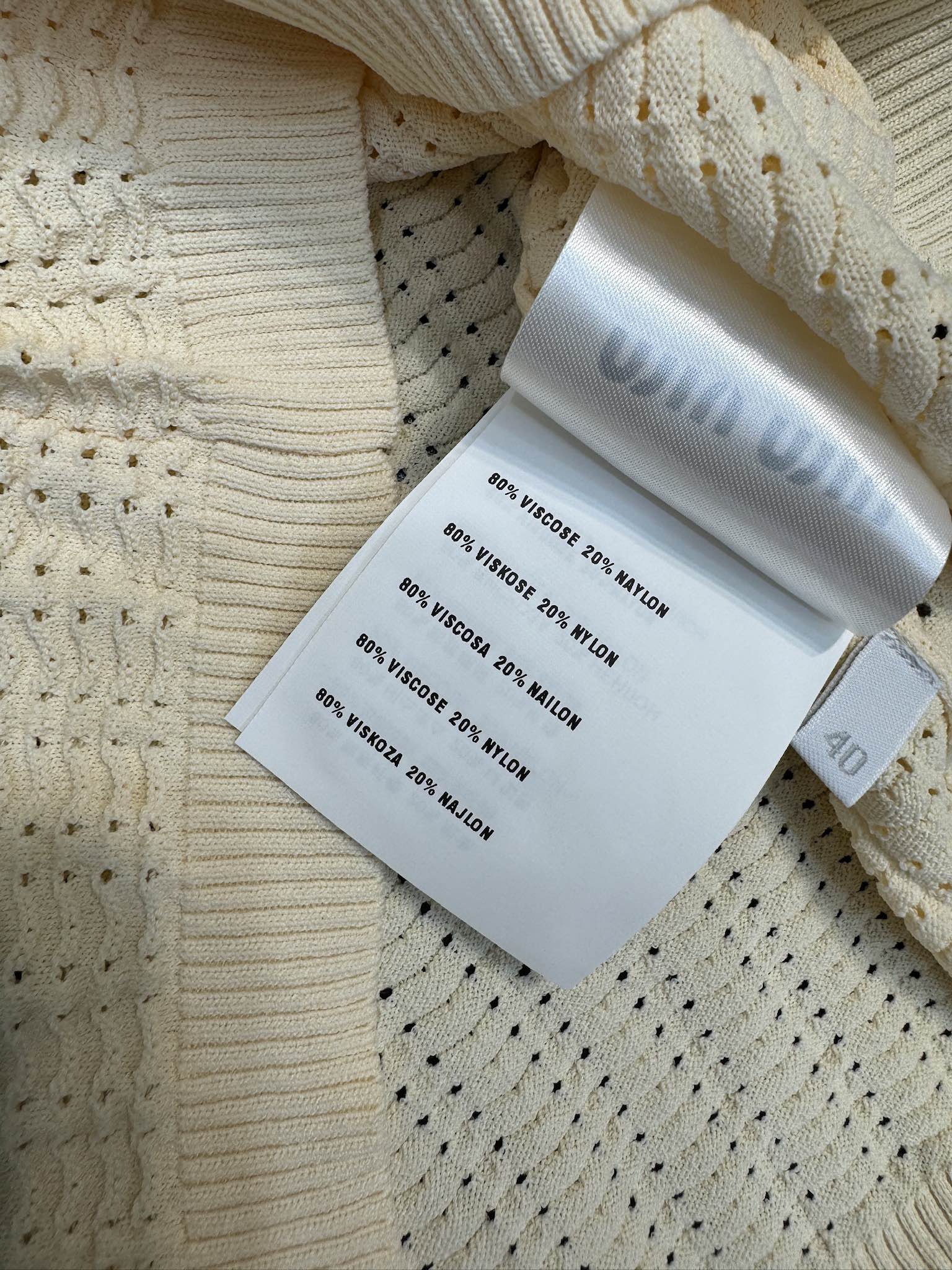 Жилет Miu Miu-2404 из плотной вязки с бисером - абрикосовый