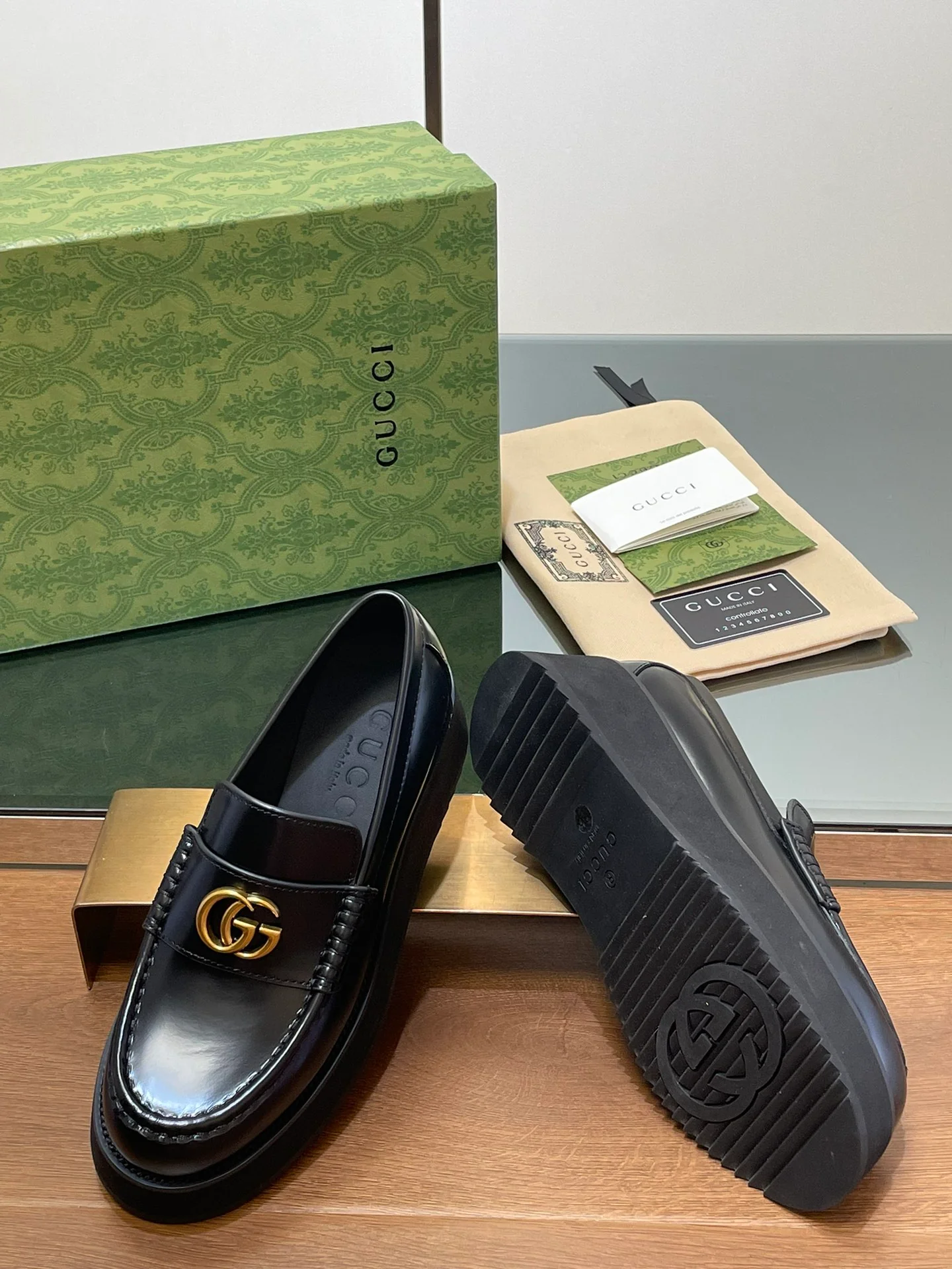 Лоферы на платформе Gucci 2024 - черные