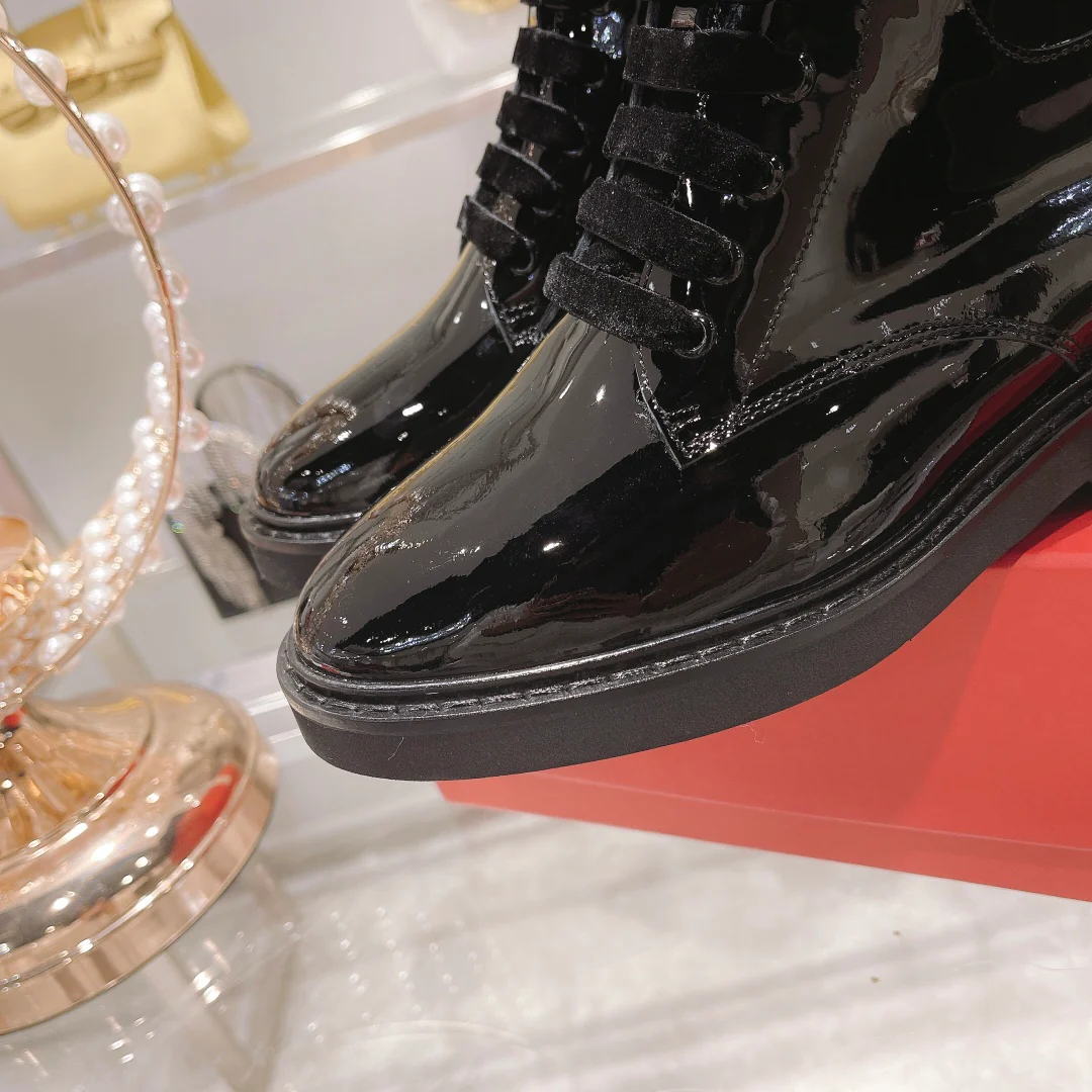 Новые шерстяные ботильоны RV осень/зима 2021 с пряжкой и стразами.