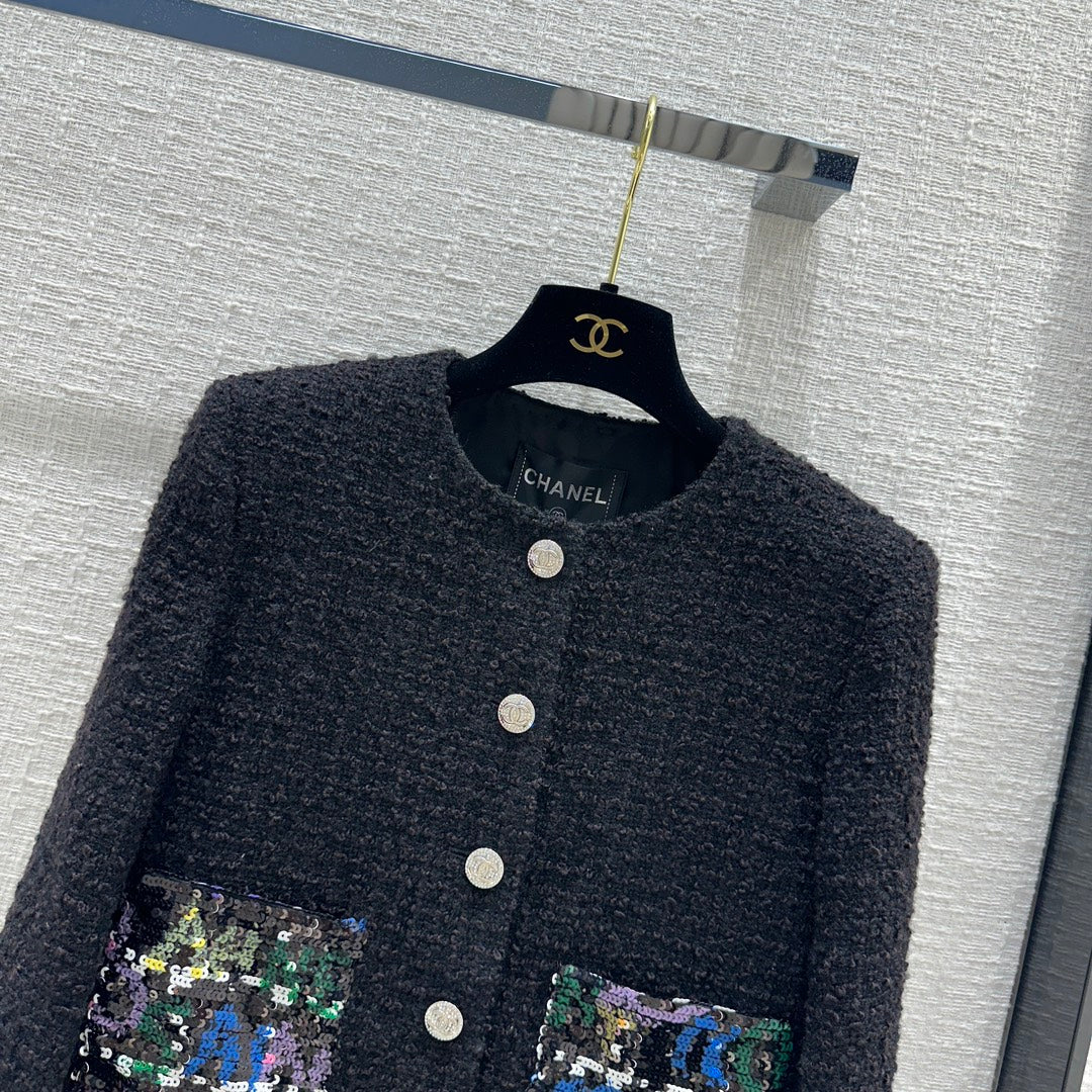 Chanel - 2403 - 24 Ранняя весна. Черный жакет из фактурного твида.