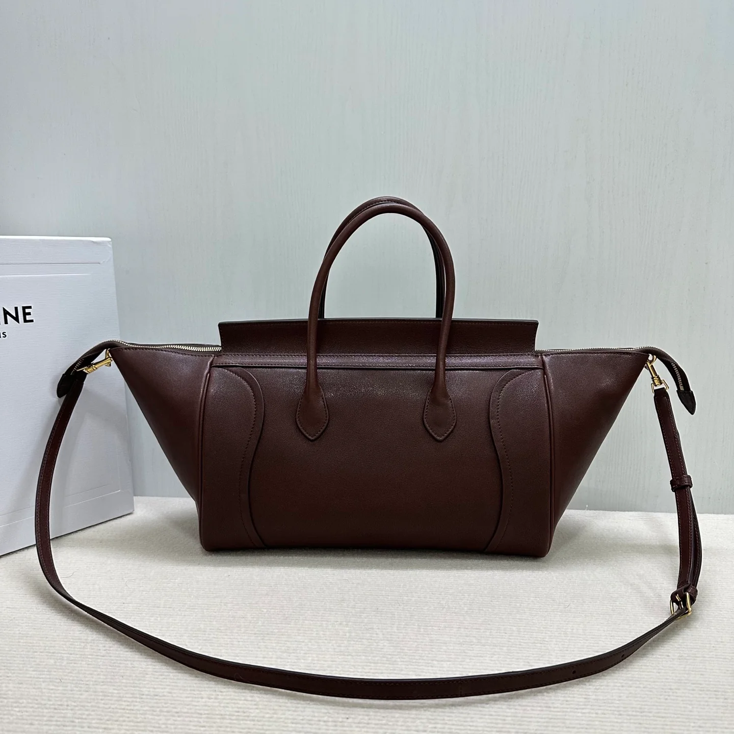 Новая модель багажа Celine, новая версия, сумка с изображением смайлика, темно-коричневая.