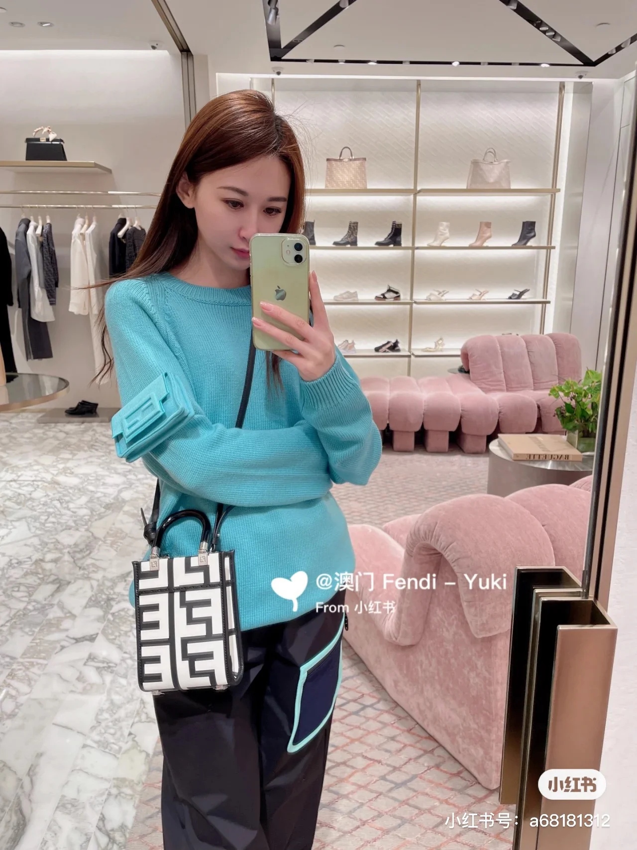 Сумка-тоут Fendi Sunshine — мини — черно-белая коллаборация