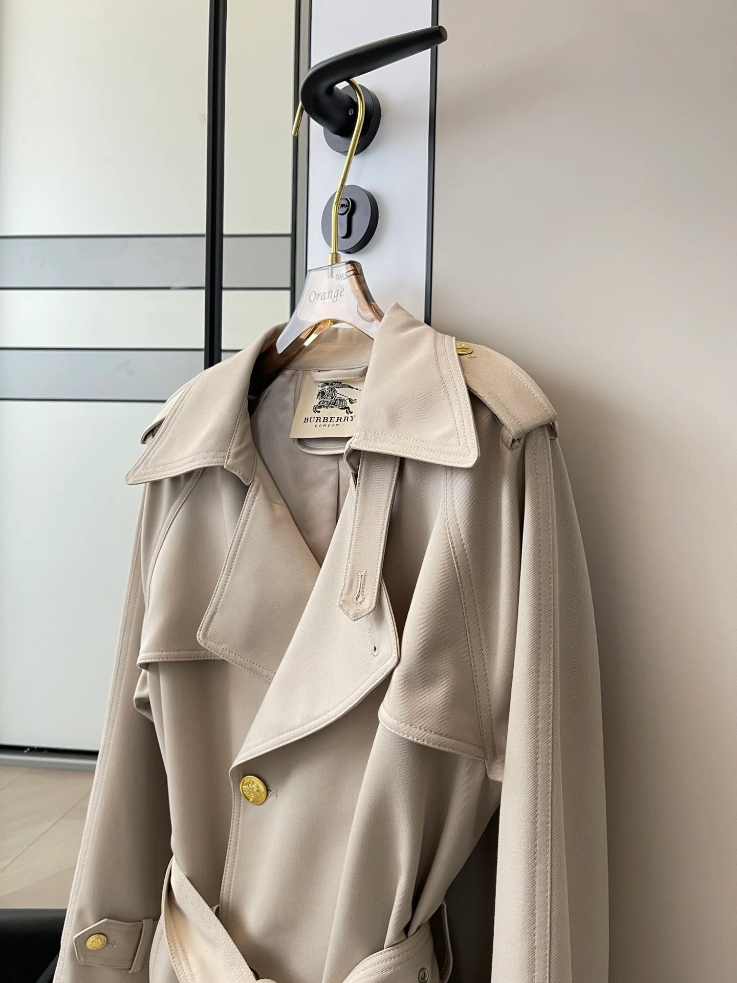 Burberry 2403 - Объемный тренч