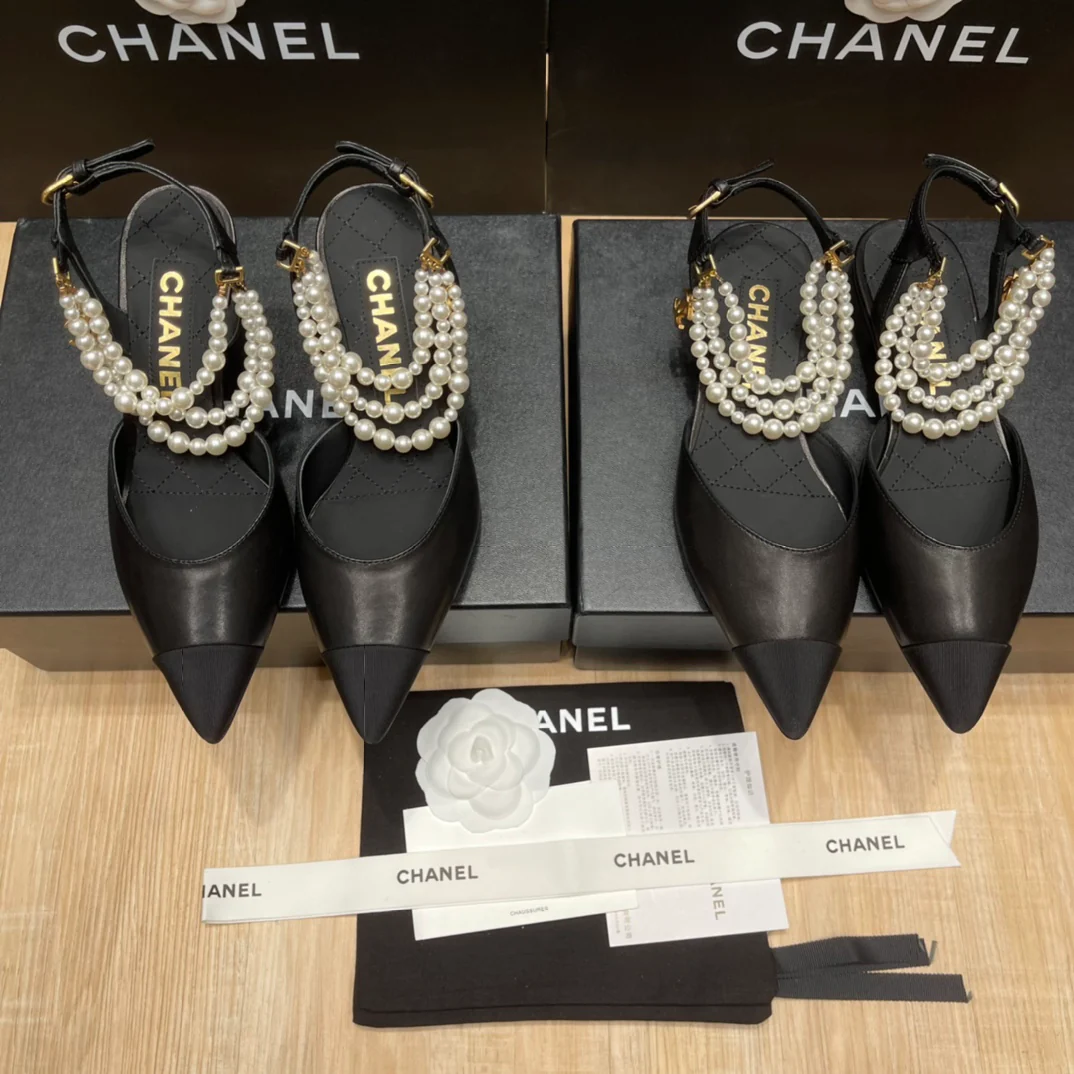 Коллекция сандалий и балеток Chanel с жемчужными каблуками