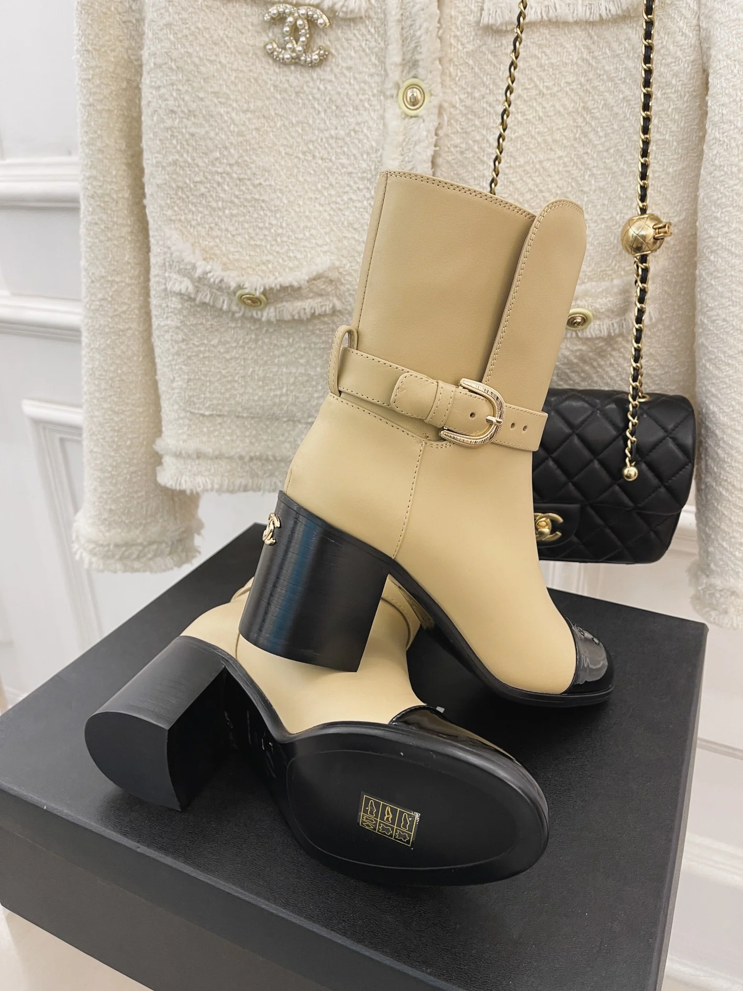 Новинка сезона осень/зима 2022 от Chanel - Ботинки-носки - 6-5 см