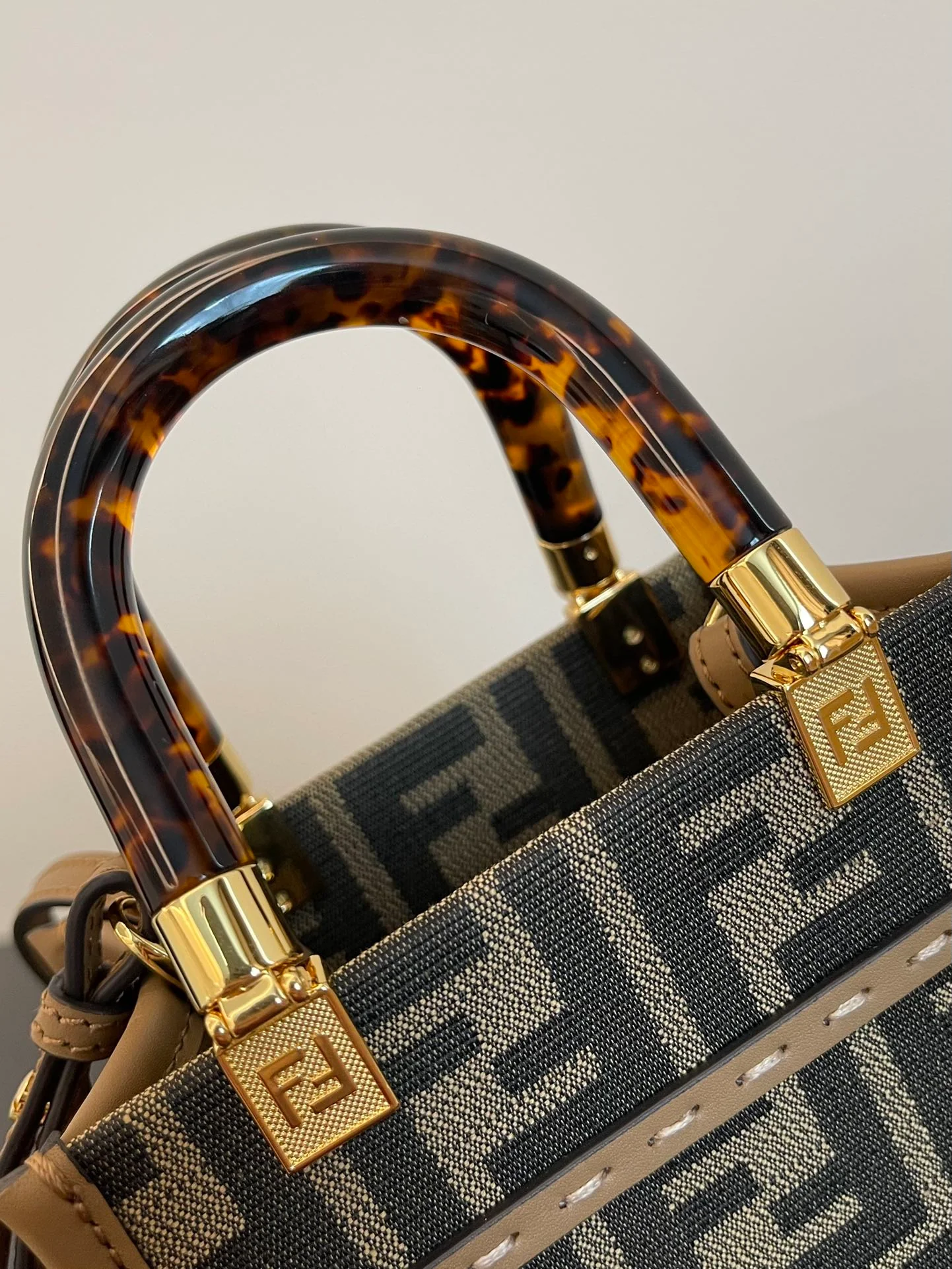 Сумка-тоут Fendi Sunshine Monogram - маленькая