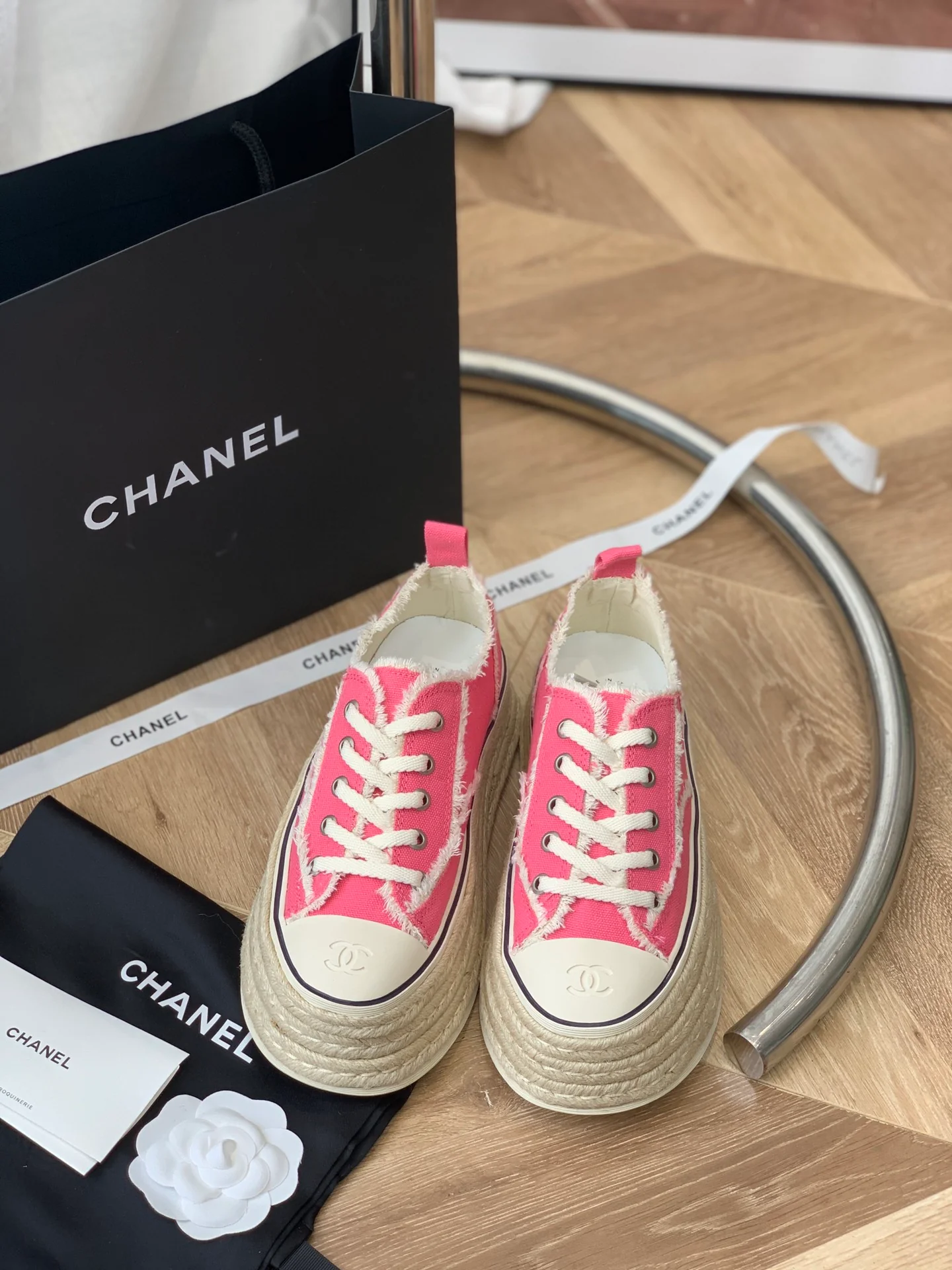 Кедовые туфли на платформе Chanel - повседневная обувь - розовые