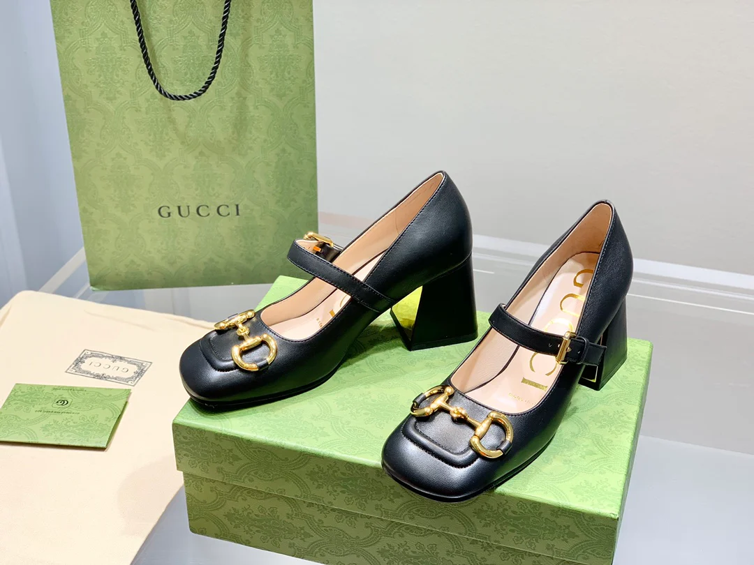 Новинка весны 2022 года от Gucci - туфли на высоком каблуке 
