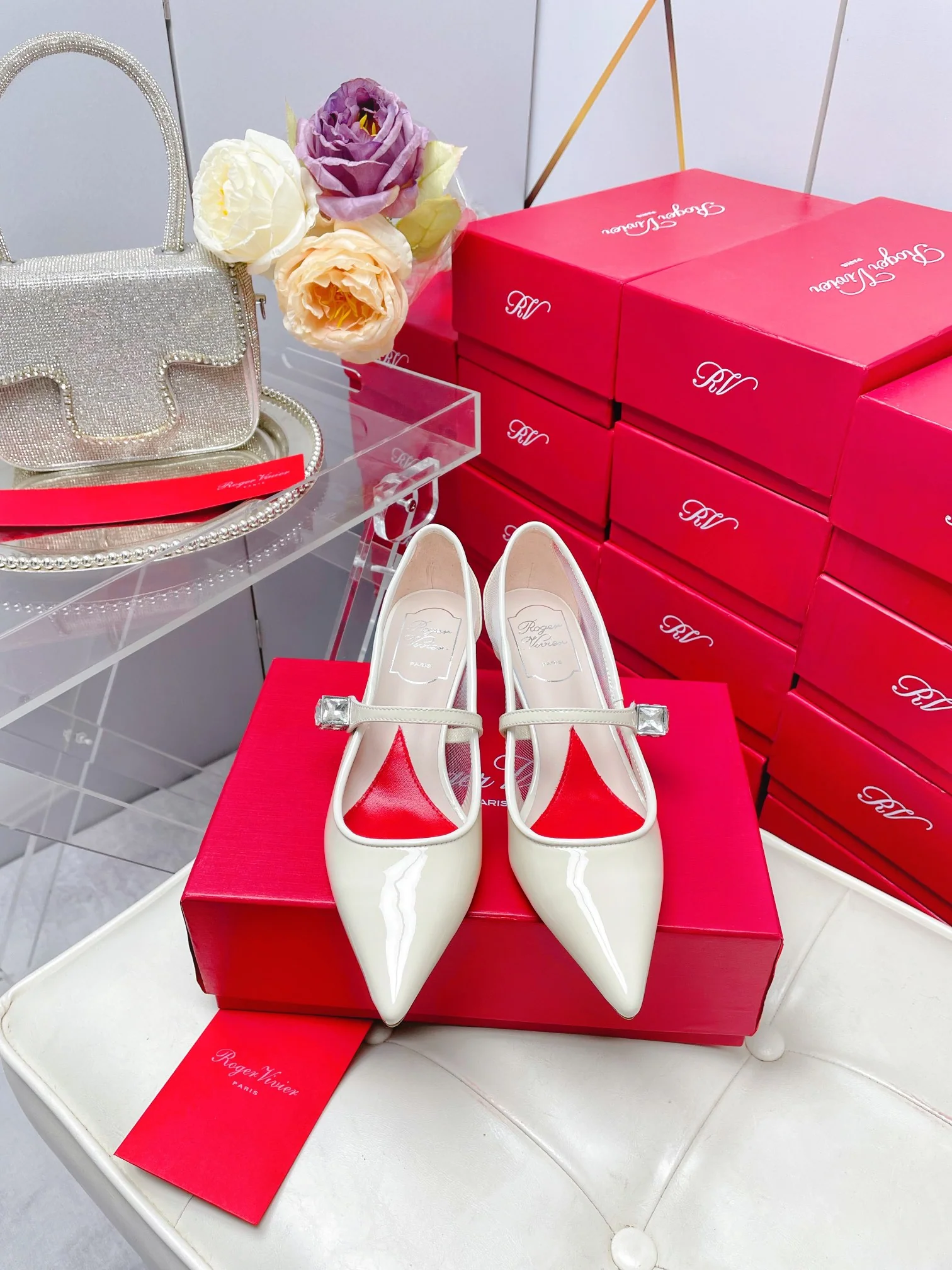 Обувь RV Shoes - Новинка ранней весны 2023 года - Туфли на каблуке ?Мэри Джейн? с острым носком - Бежевые