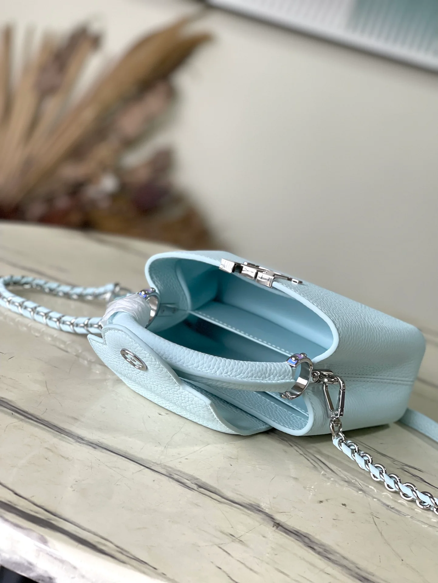 m23289-LV-capucines-mini-handbag/crossbody bag-light blue