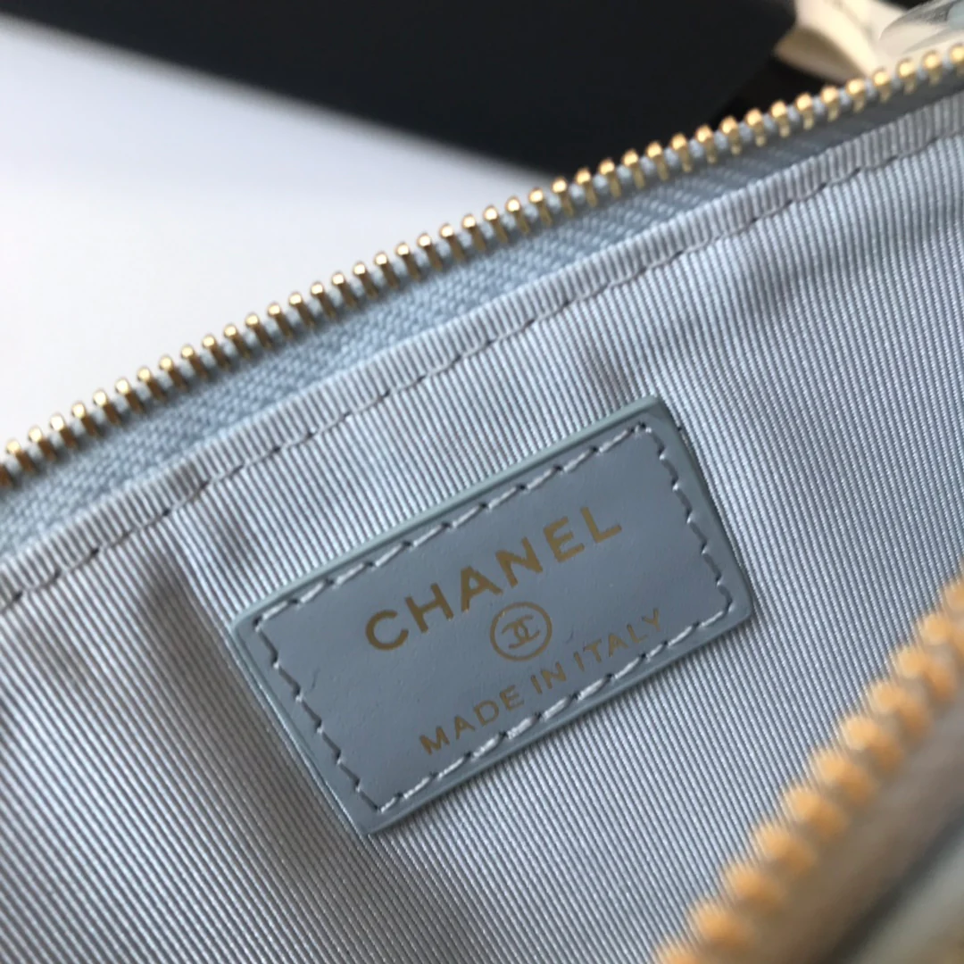 Длинный кошелек/держатель для карт Chanel на молнии - плоский длинный кошелек - 1 шт.