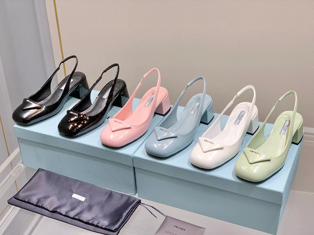 Prada - Туфли на низком каблуке из коллекции White Party