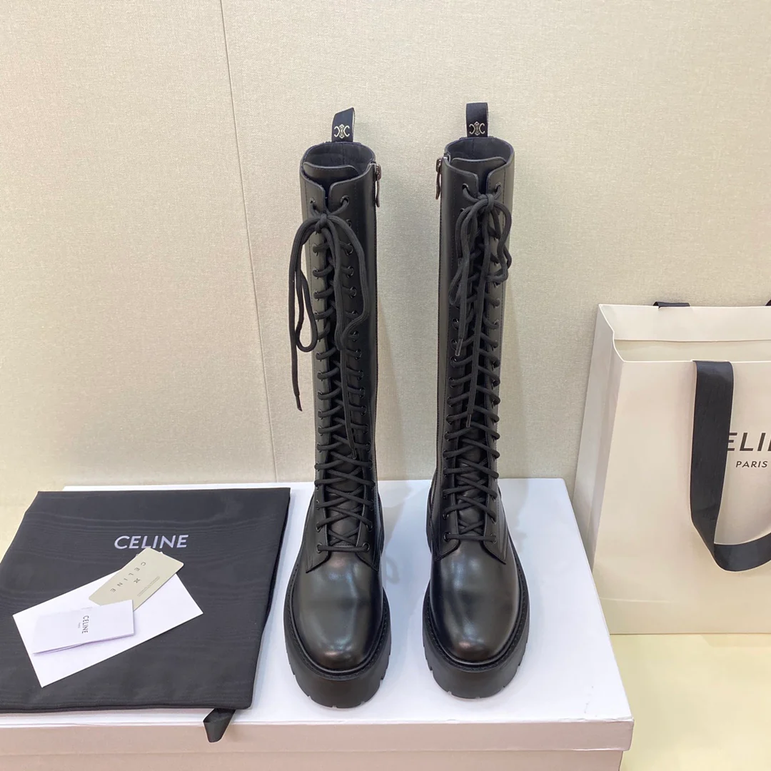Новинка осенне-зимней коллекции Celine 2022 — Высокие сапоги для верховой езды — Черные