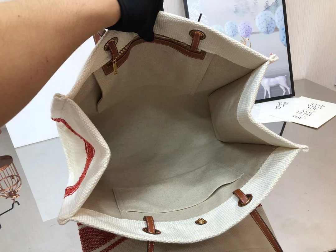 Квадратная сумка Celine Cabas Plein Soleil из ткани и кожи вагю - 1