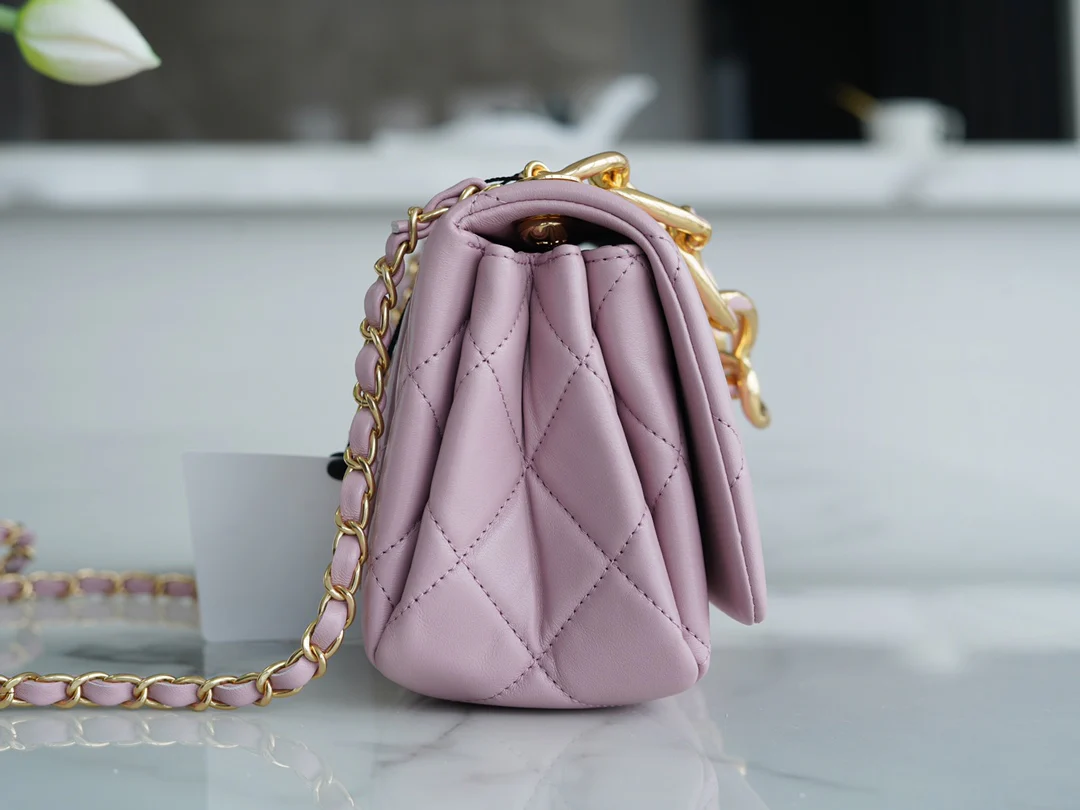 Сумка Chanel 2022 Chunky Chain Flap Bag 21 см