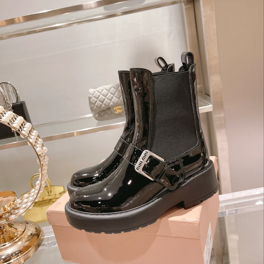 Miu Miu - Новинки сезона осень/зима 2022 - Детские туфли Martin