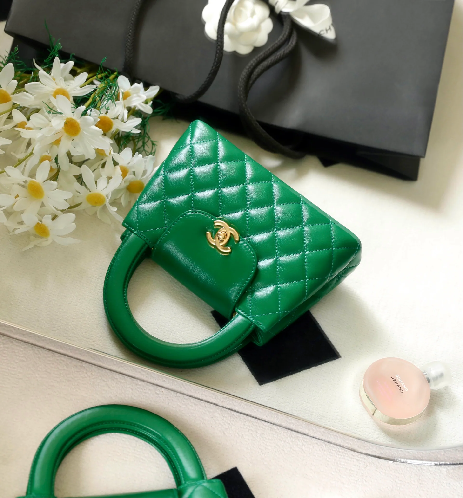 Сумка Chanel Kelly Chain, большая, изумрудно-зеленая.