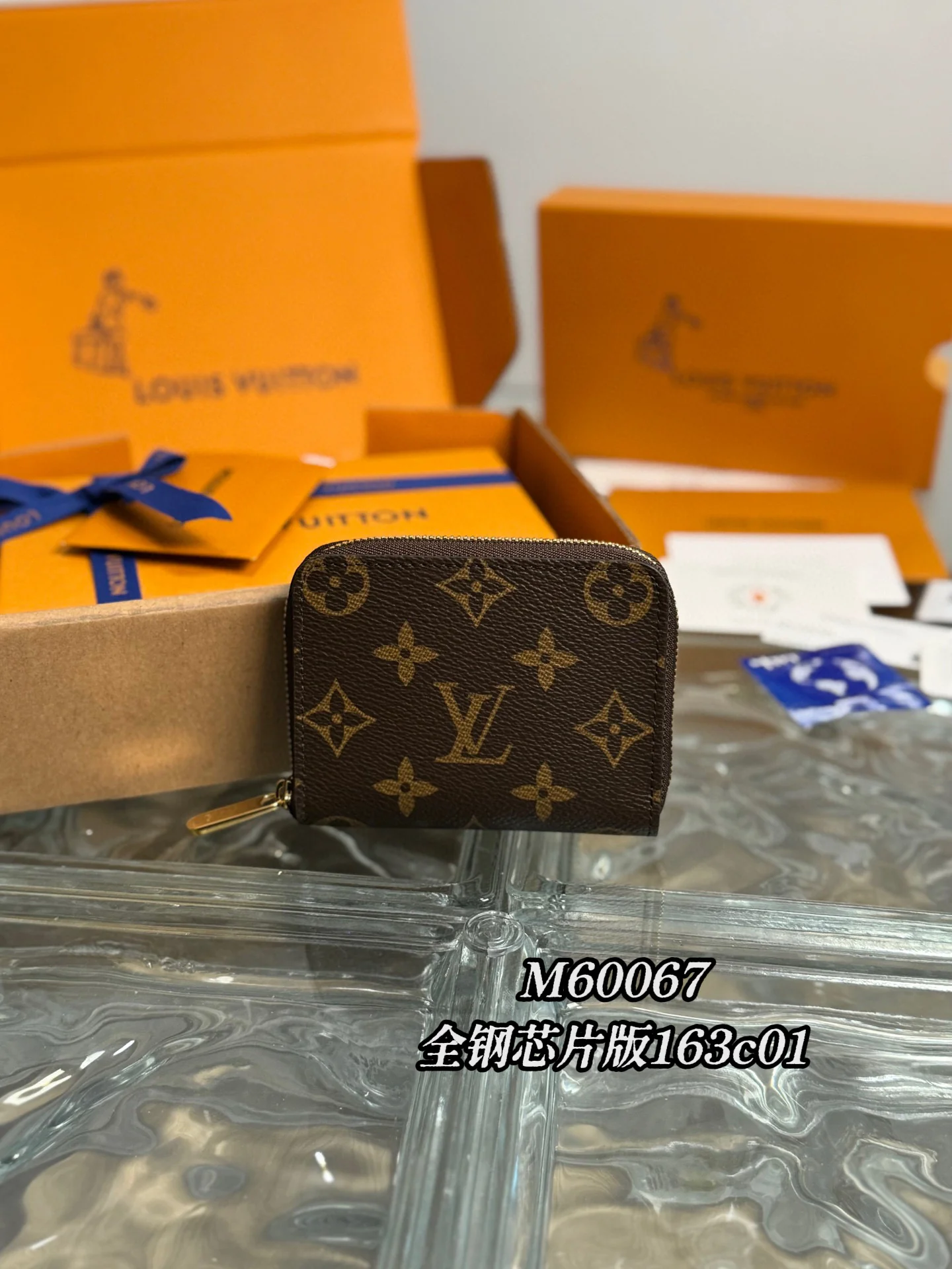 LV-m62472-victorine кошелек-золотая пряжка