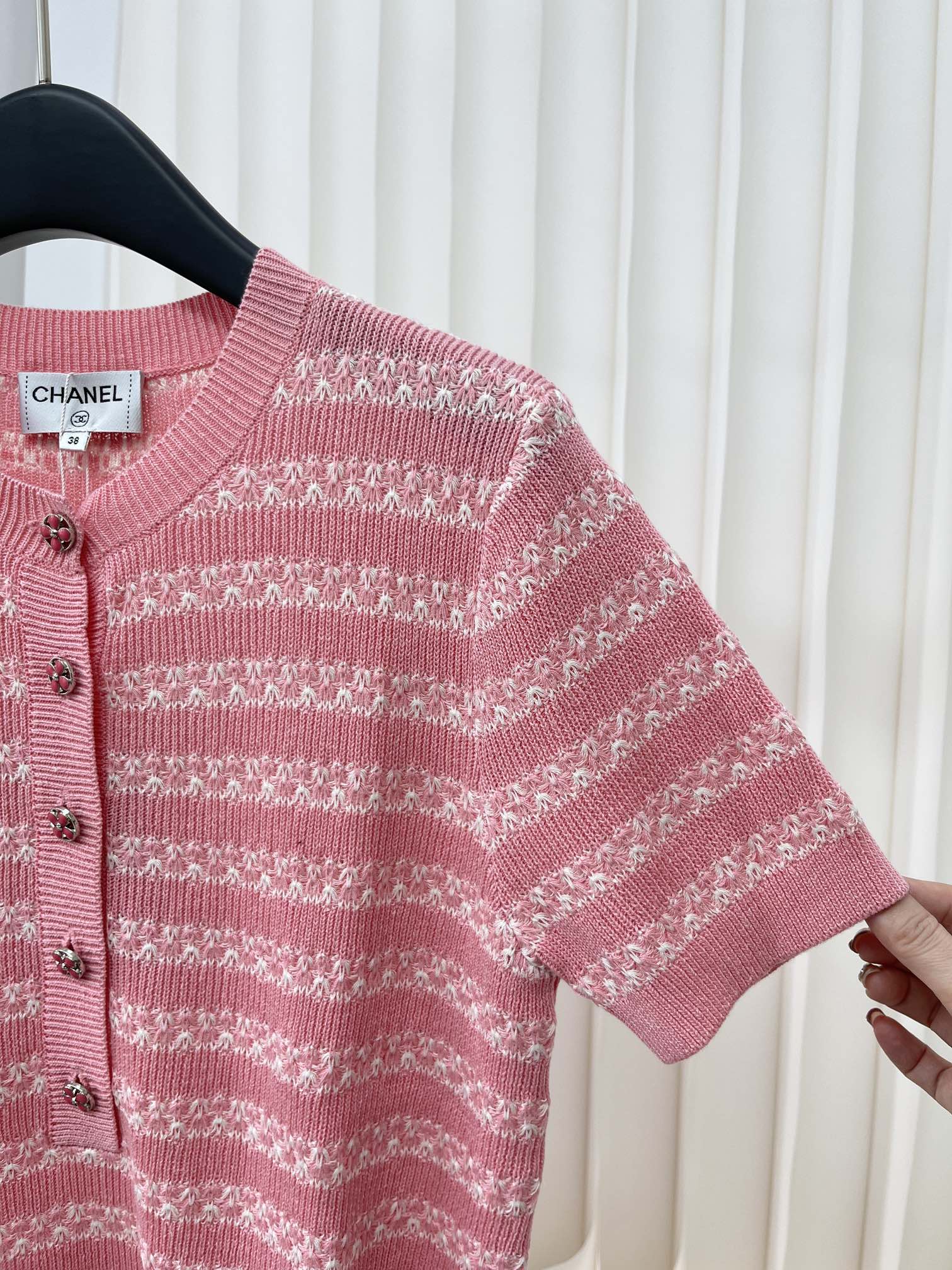 Вязаный топ Chanel 2403 из специальной пряжи с короткими рукавами - розовый