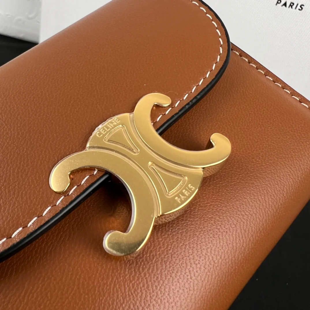 Celine-TRIOMPHE 小号光滑羊皮革钱包 咖啡色