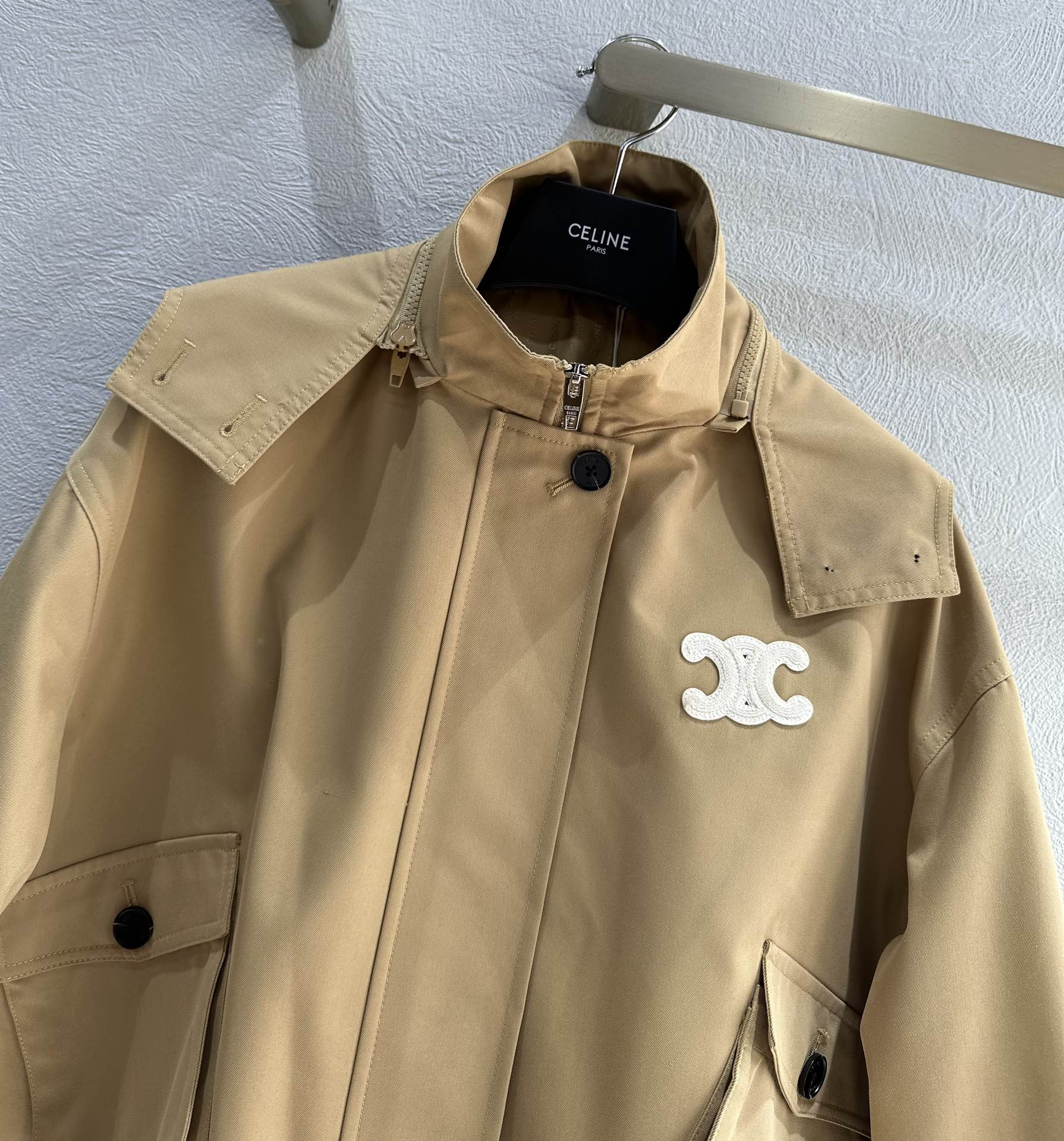 Celine -2403-24 Новинка ранней весны Тренч с воротником-стойкой и капюшоном - Съемный капюшон