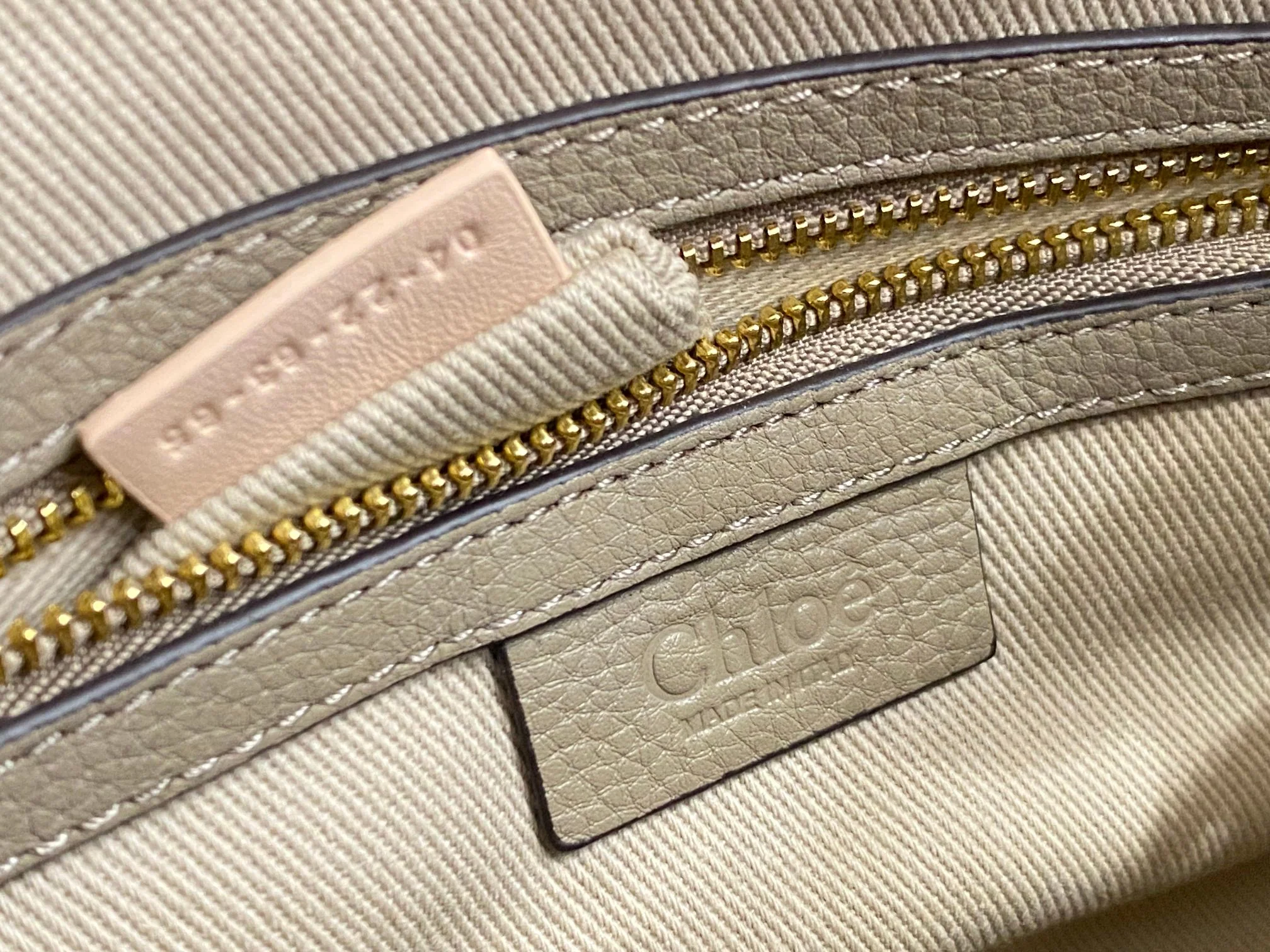 Хлоя-Марси-Грей-средний