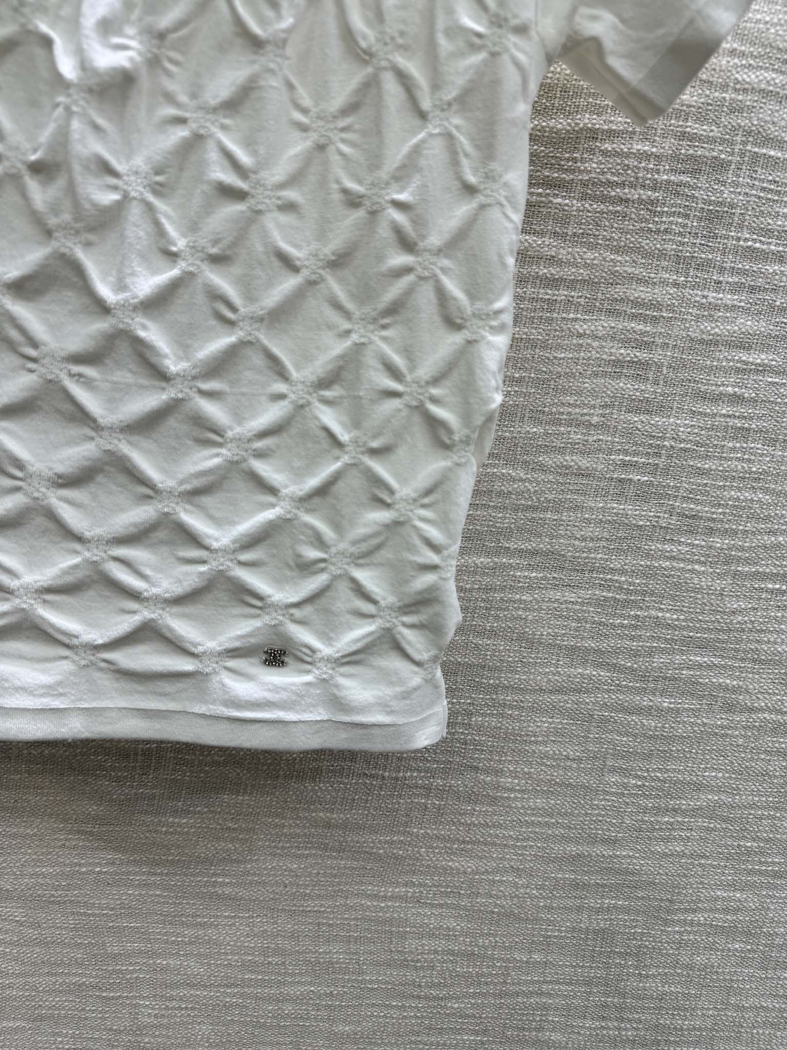 Chanel 2403 - Футболка с коротким рукавом из фактурного трикотажа - Белая