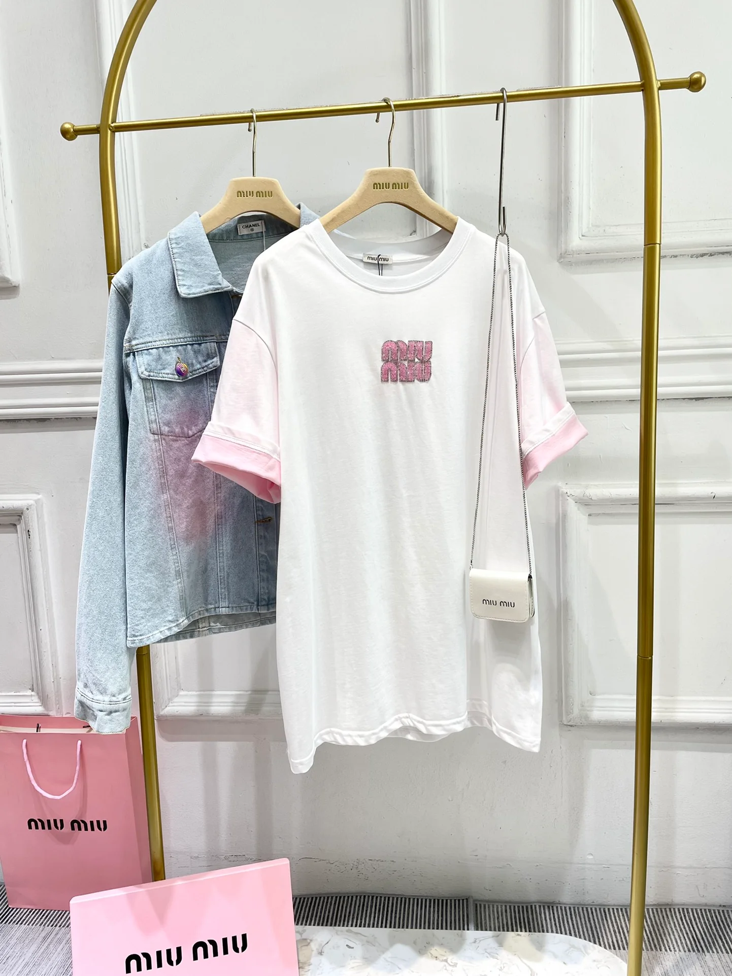 Miu Miu - 2404 - Свободная футболка с коротким рукавом и цветовыми блоками - Белая