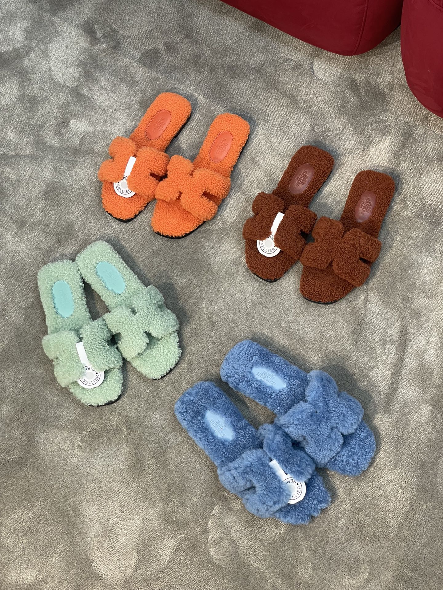 Новинка сезона осень/зима 2022 от Hermes - Меховые тапочки - Синие