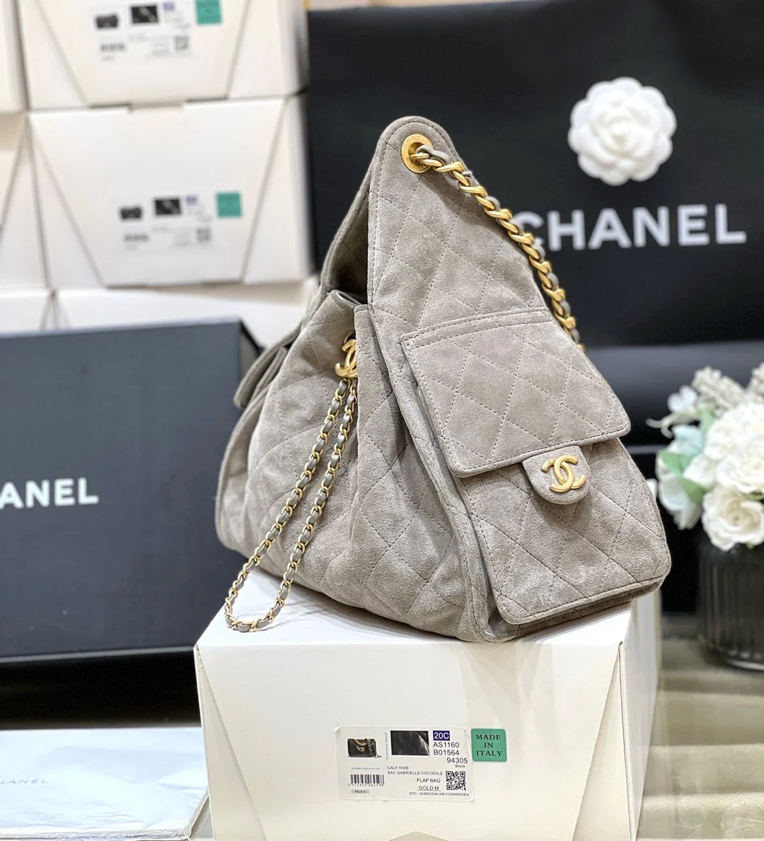 Популярная сумка-хобо Chanel 25c, коричневая.