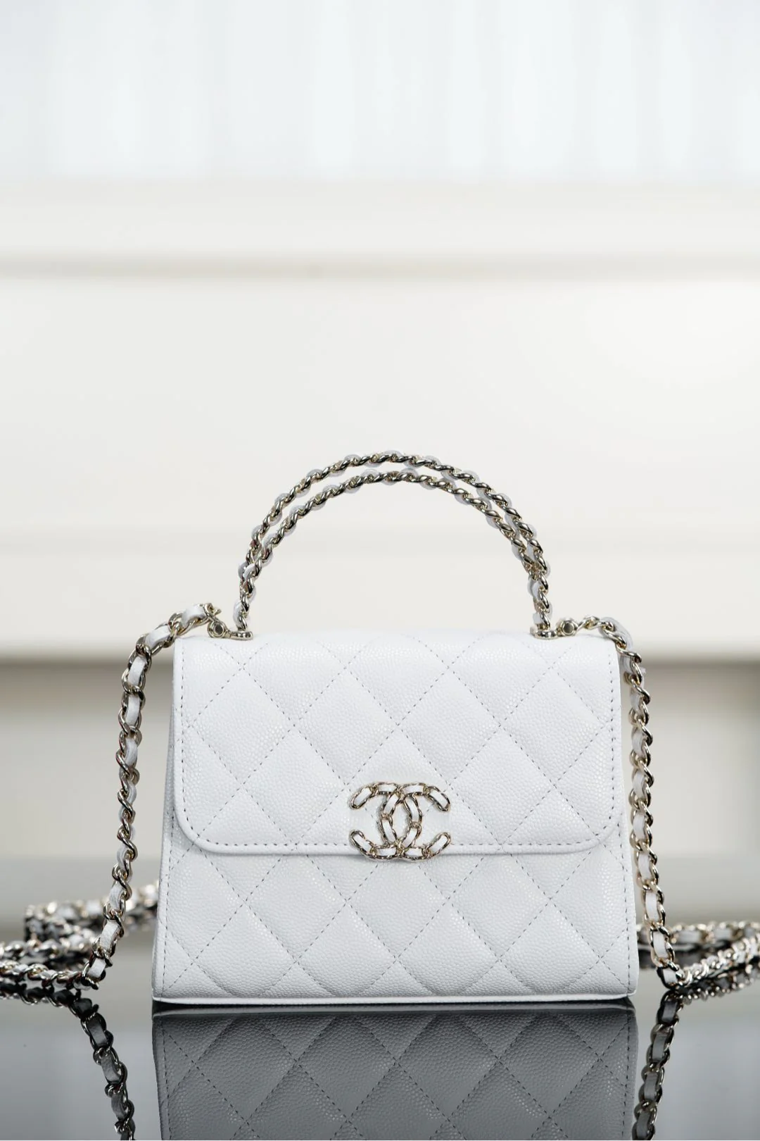 Chanel 25s - С ручкой через плечо????? Lychee - Вертикальный стиль - Белый с золотой пряжкой