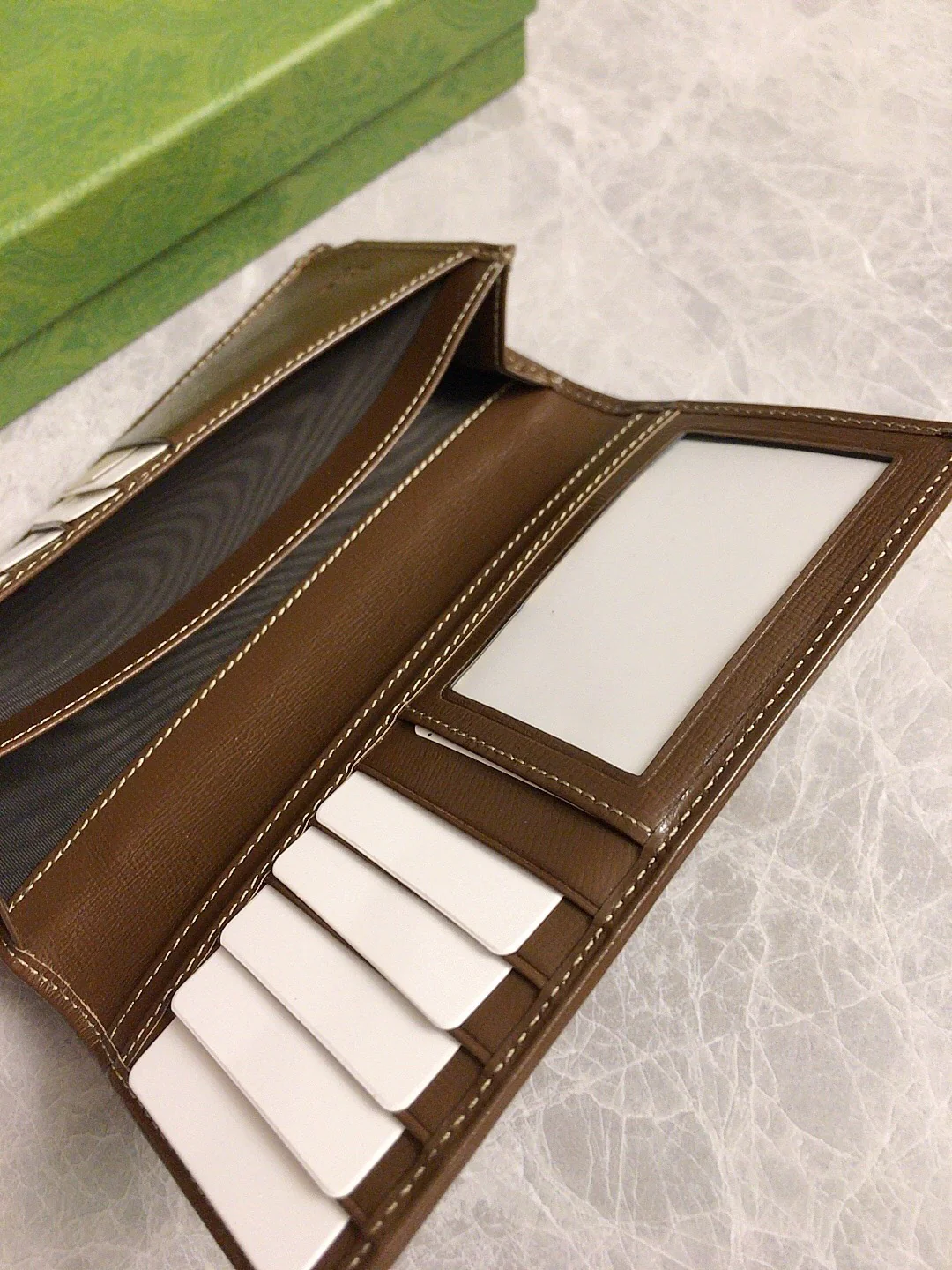 Gucci-翻盖对折长夹