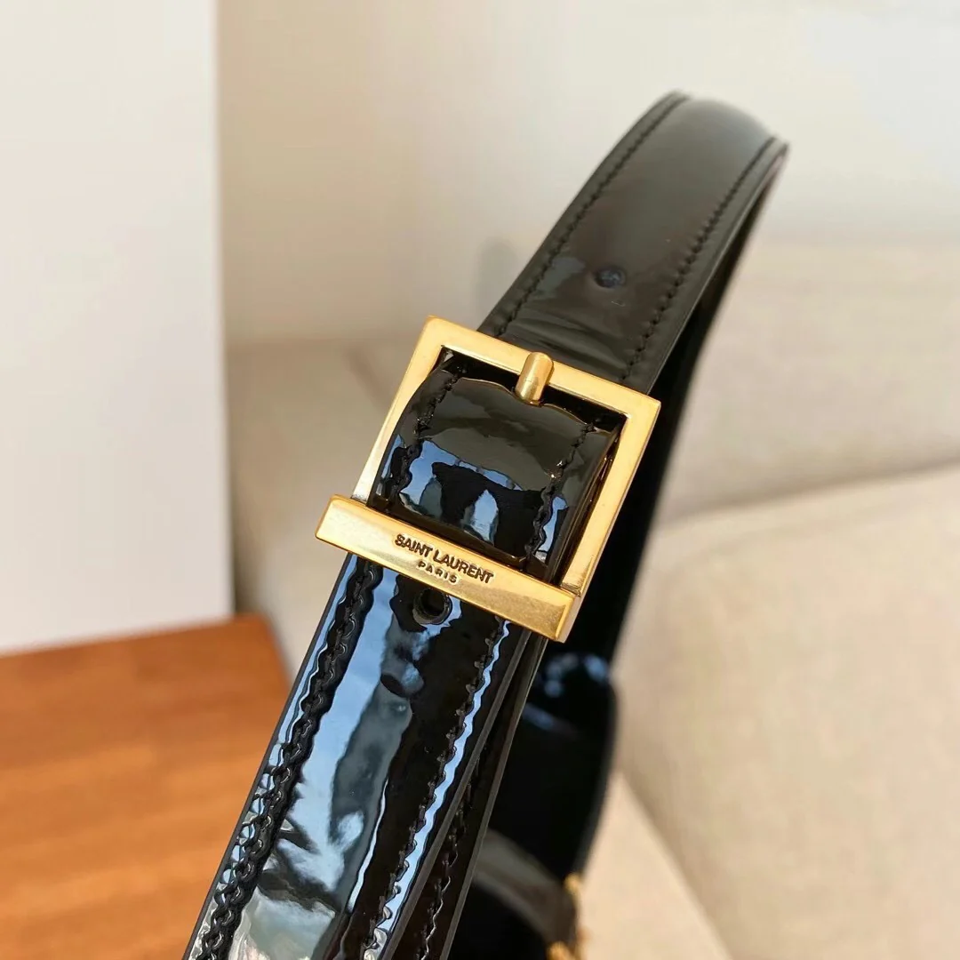 Сумка-седло YSL - черная с золотой фурнитурой - лакированная кожа