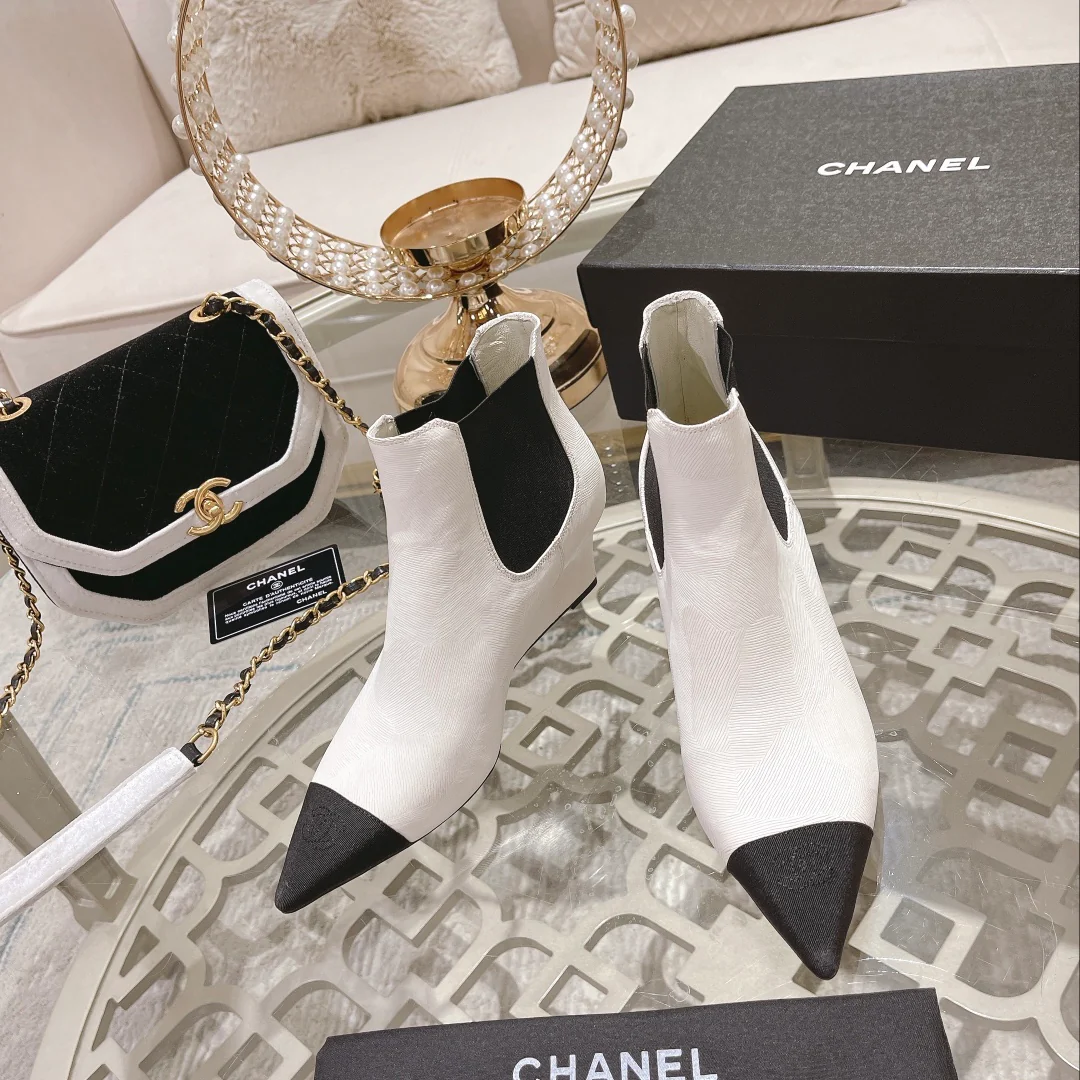 Chanel Осень/Зима 2022 - Ботильоны на танкетке из телячьей кожи