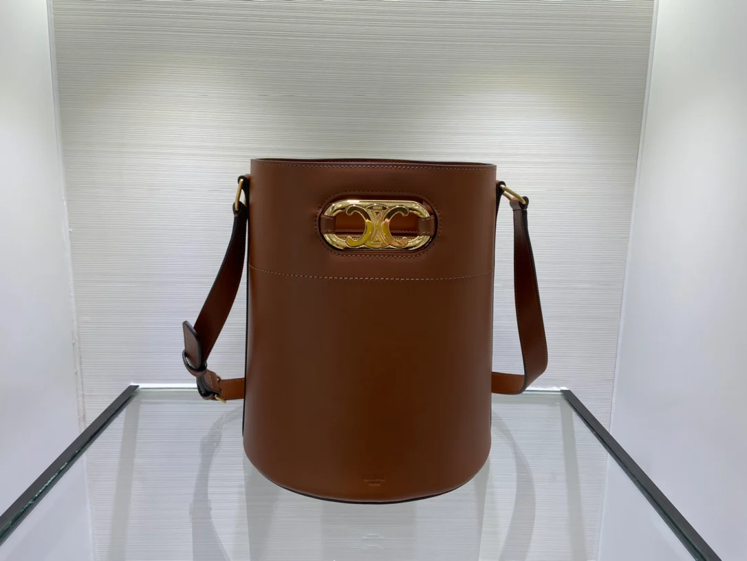 сумка-ведро Celine из коровьей кожи с ремешком Майолло и триумфом