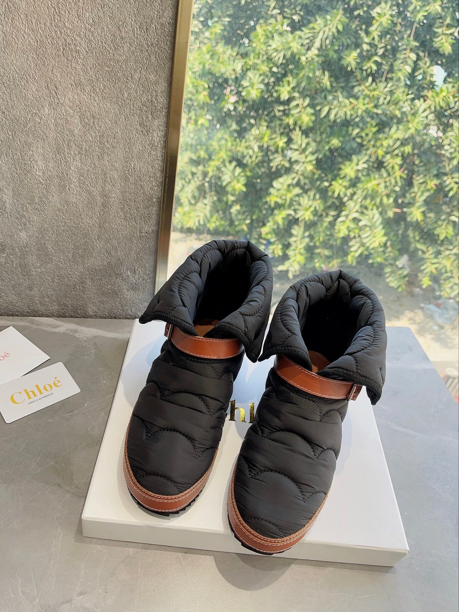 Весенняя коллекция Chloe 2022 — Пуховые зимние сапоги — Черные