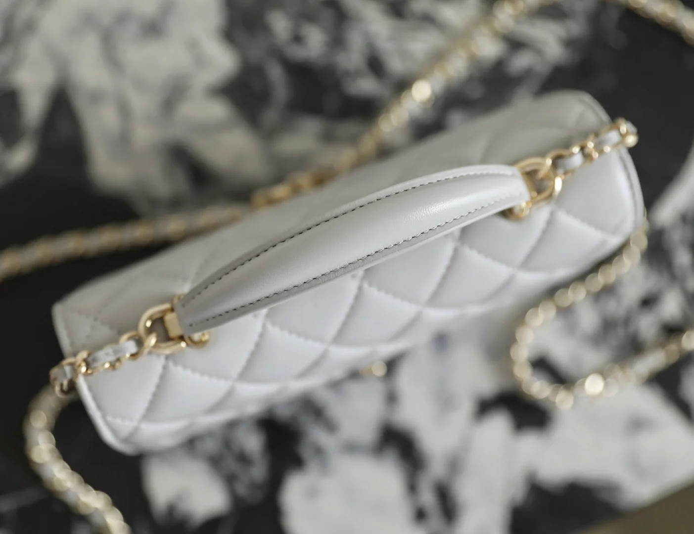 Многофункциональный рюкзак Chanel весна/лето - светло-серый - с золотой пряжкой