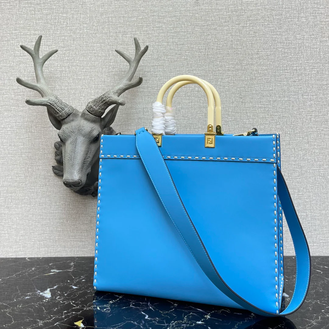 Сумка-тоут Fendi Sunshine Medium Blue из тисненой кожи