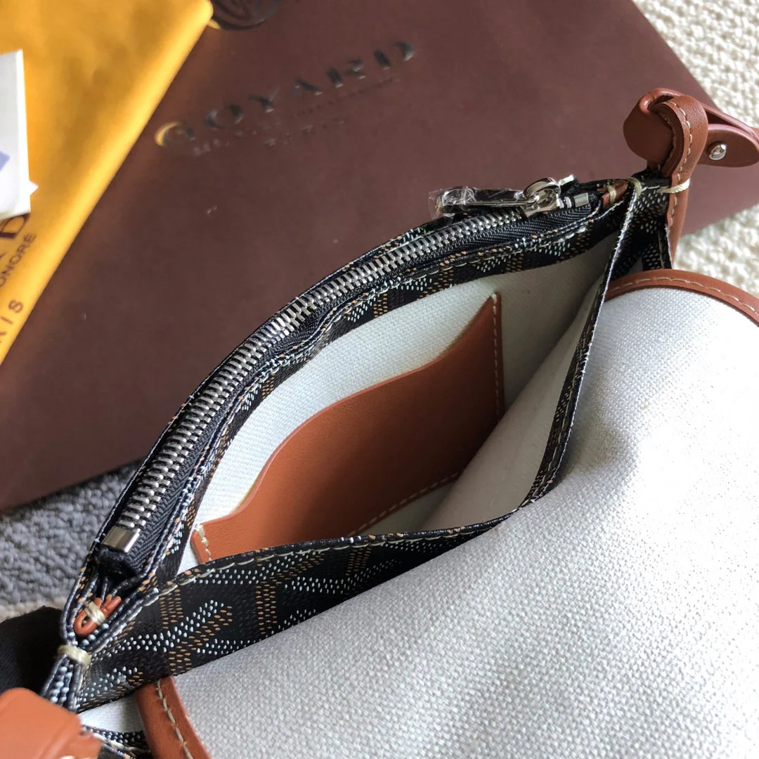 Серия Goyard Plumet — трехслойная сумка