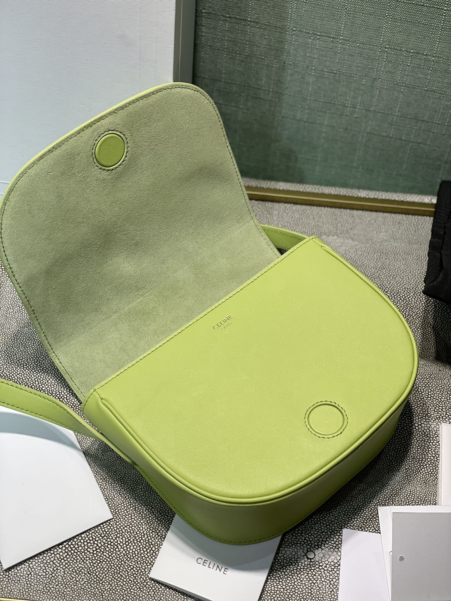 Сумка-седло Celine Kiwi Green Folco Cuir