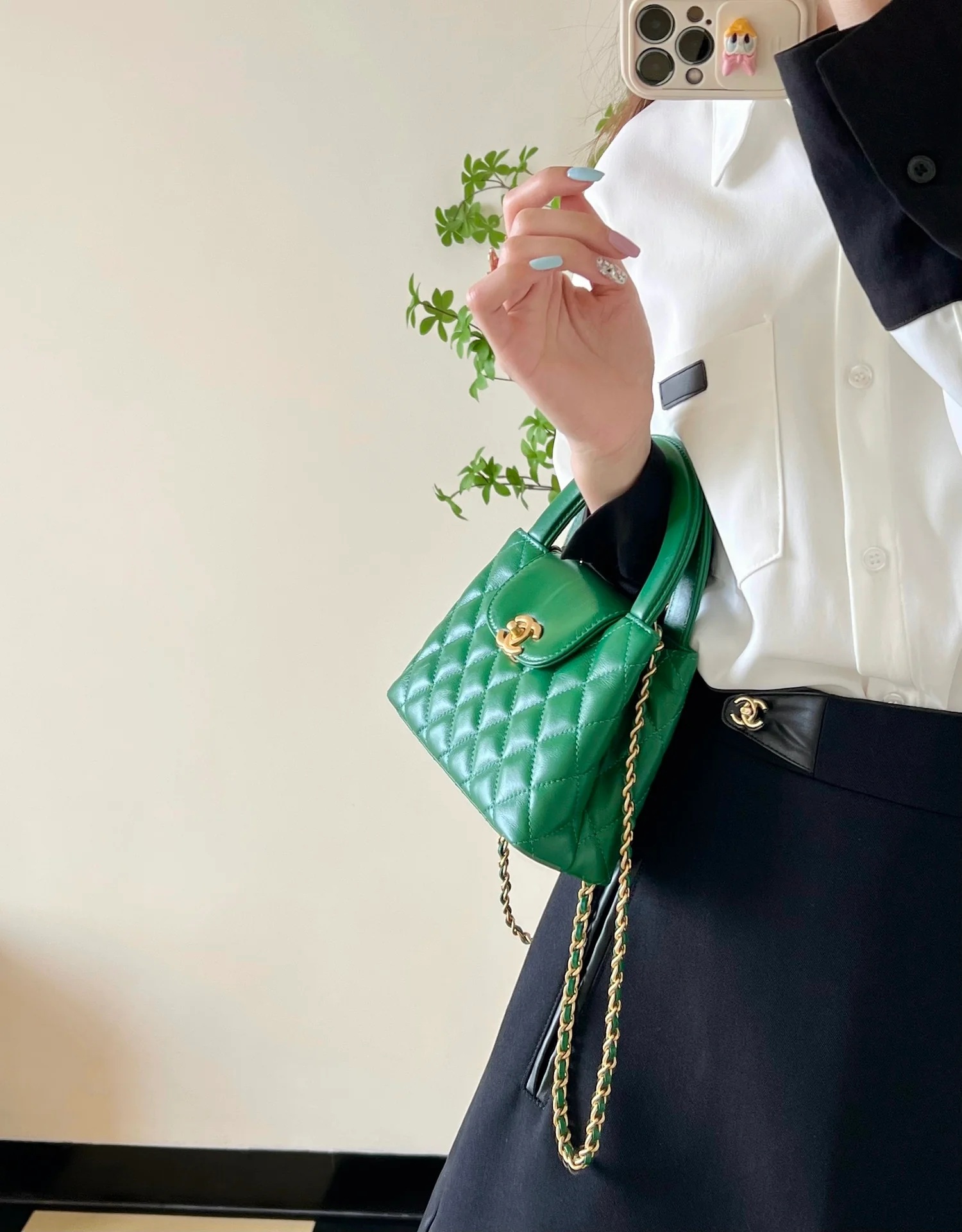 Сумка Chanel Kelly Chain, большая, изумрудно-зеленая.