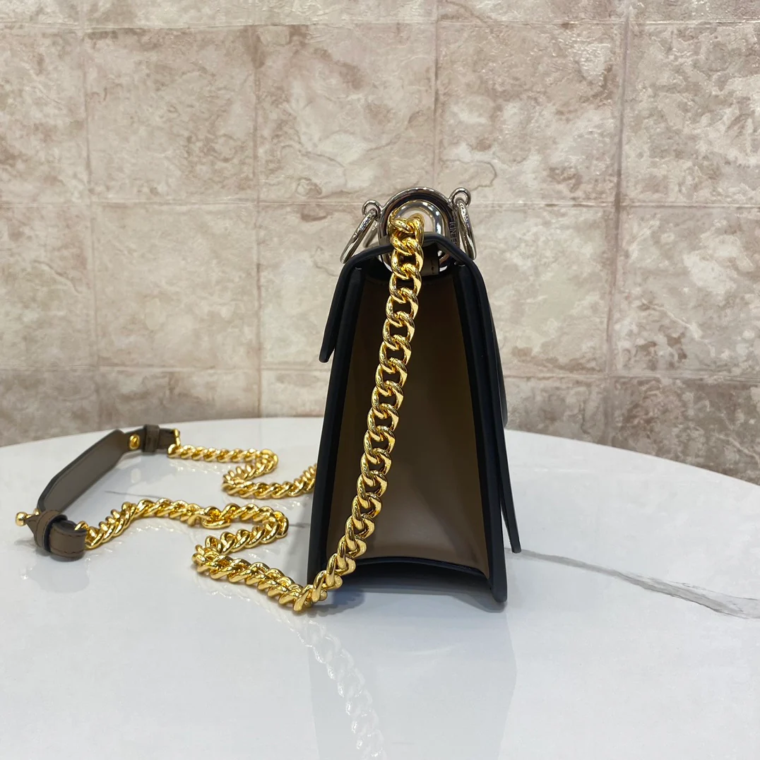 Fendi-F серия - Кожаная сумка на цепочке - Маленькая - Коричневая