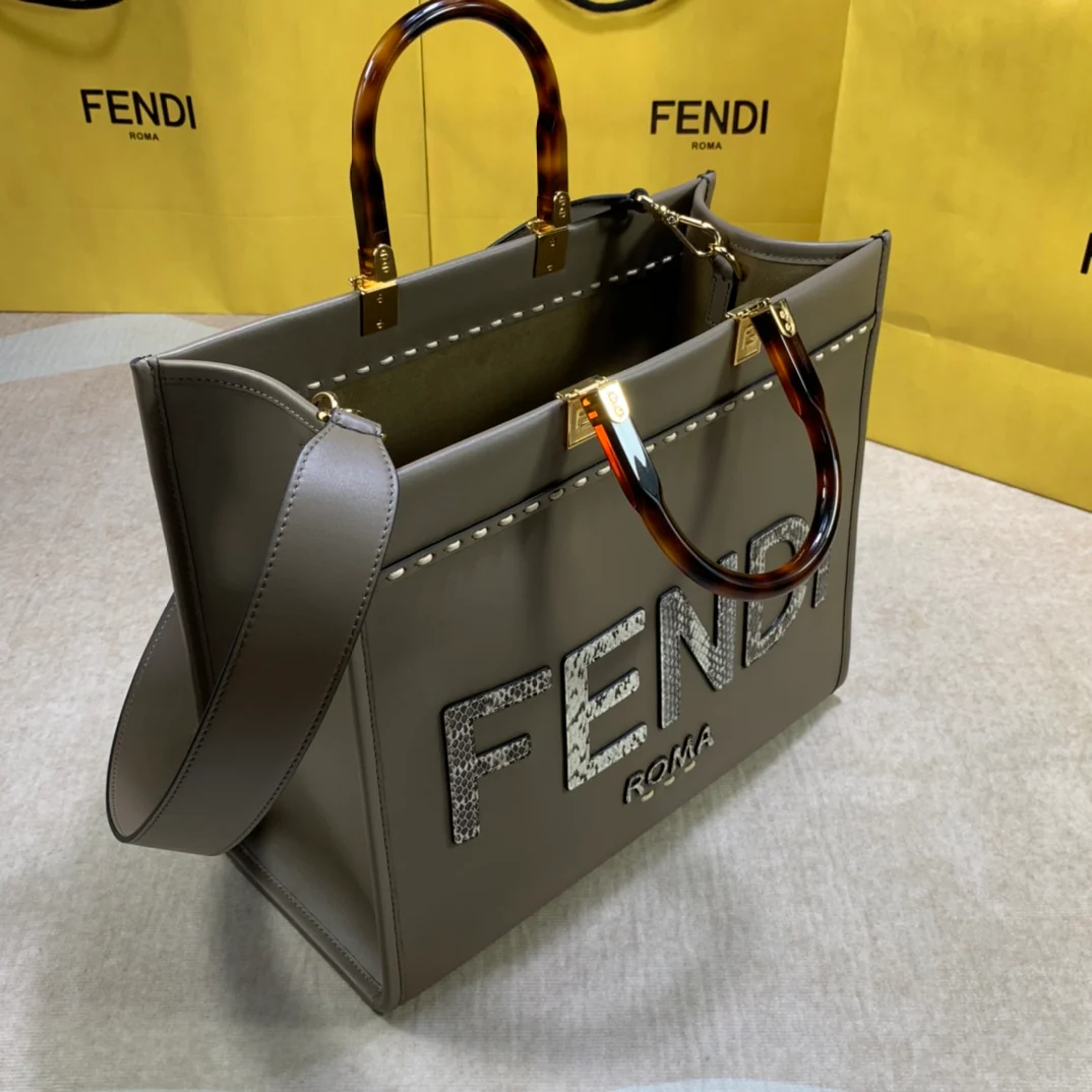 Сумка-тоут Fendi Sunshine Medium Grey с принтом под змеиную кожу