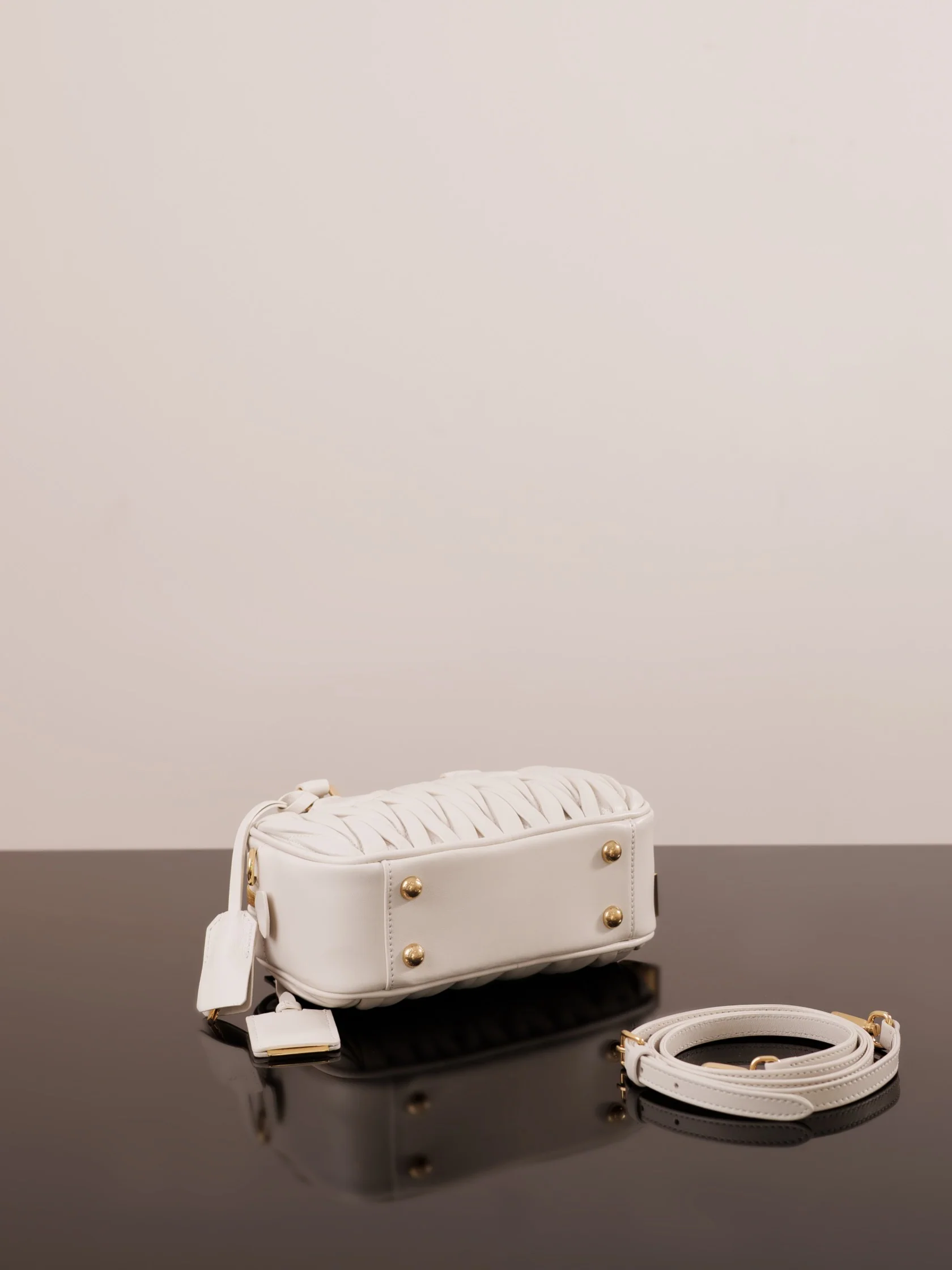 Miu Miu-5bb142m1200-?????????-??????-Белый-1