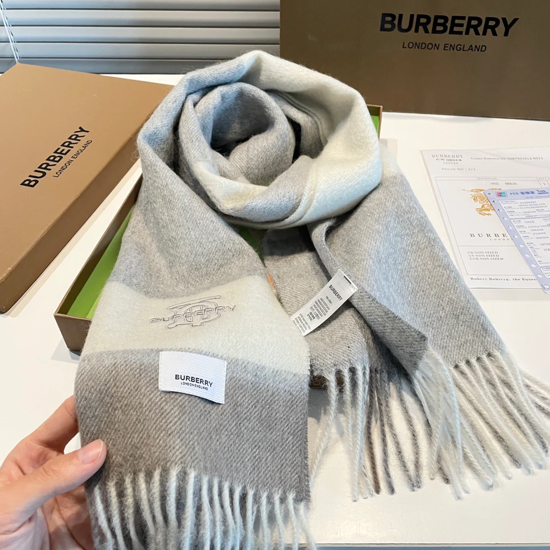 Классический кашемировый клетчатый шарф Burberry с узором 