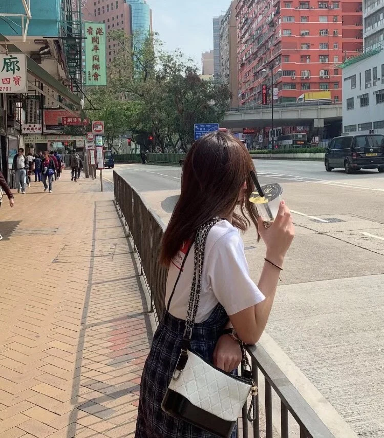 Маленькая сумка-хобо Chanel — изображение из интернета (для справки)