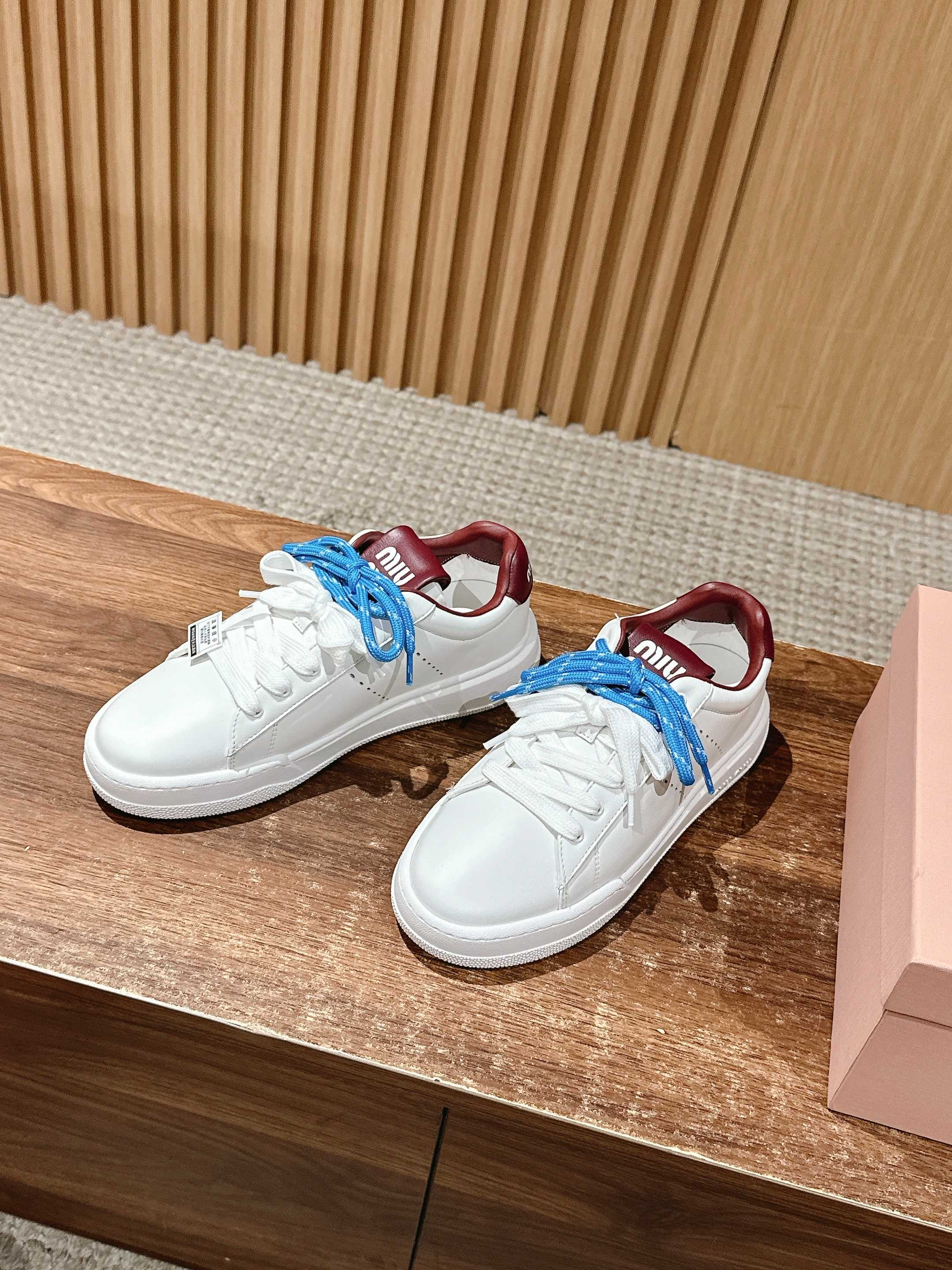 Повседневные кроссовки Miu Miu на шнуровке - синие