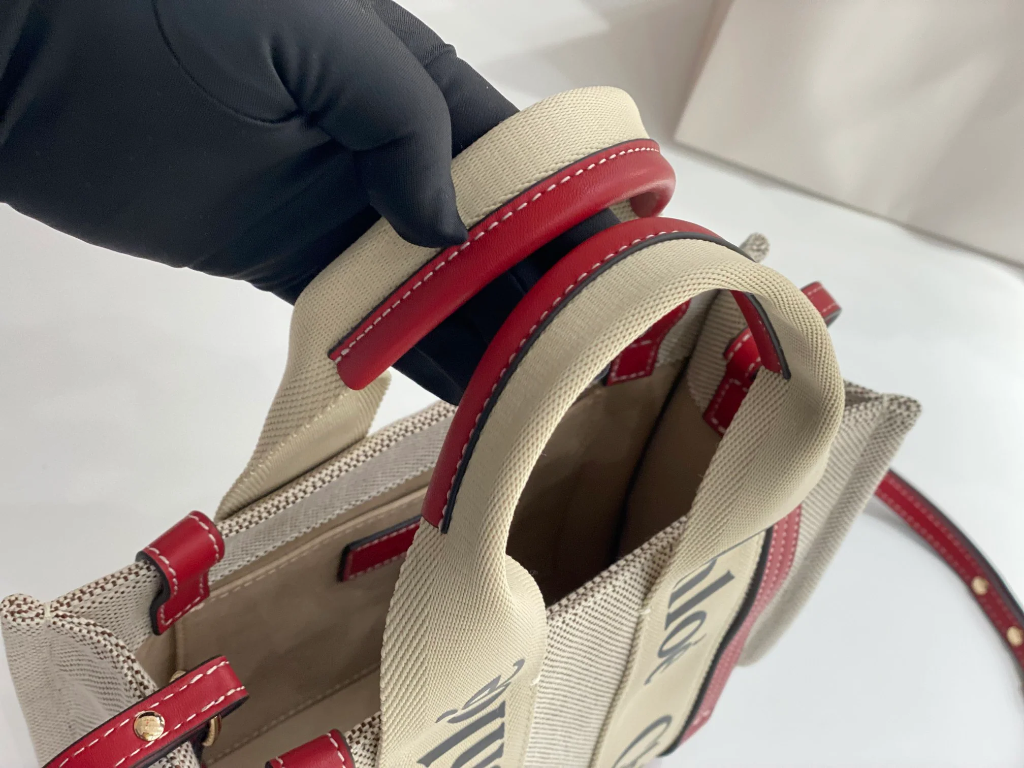 Сумка-тоут Chloe Woody, малиново-красная, маленькая.